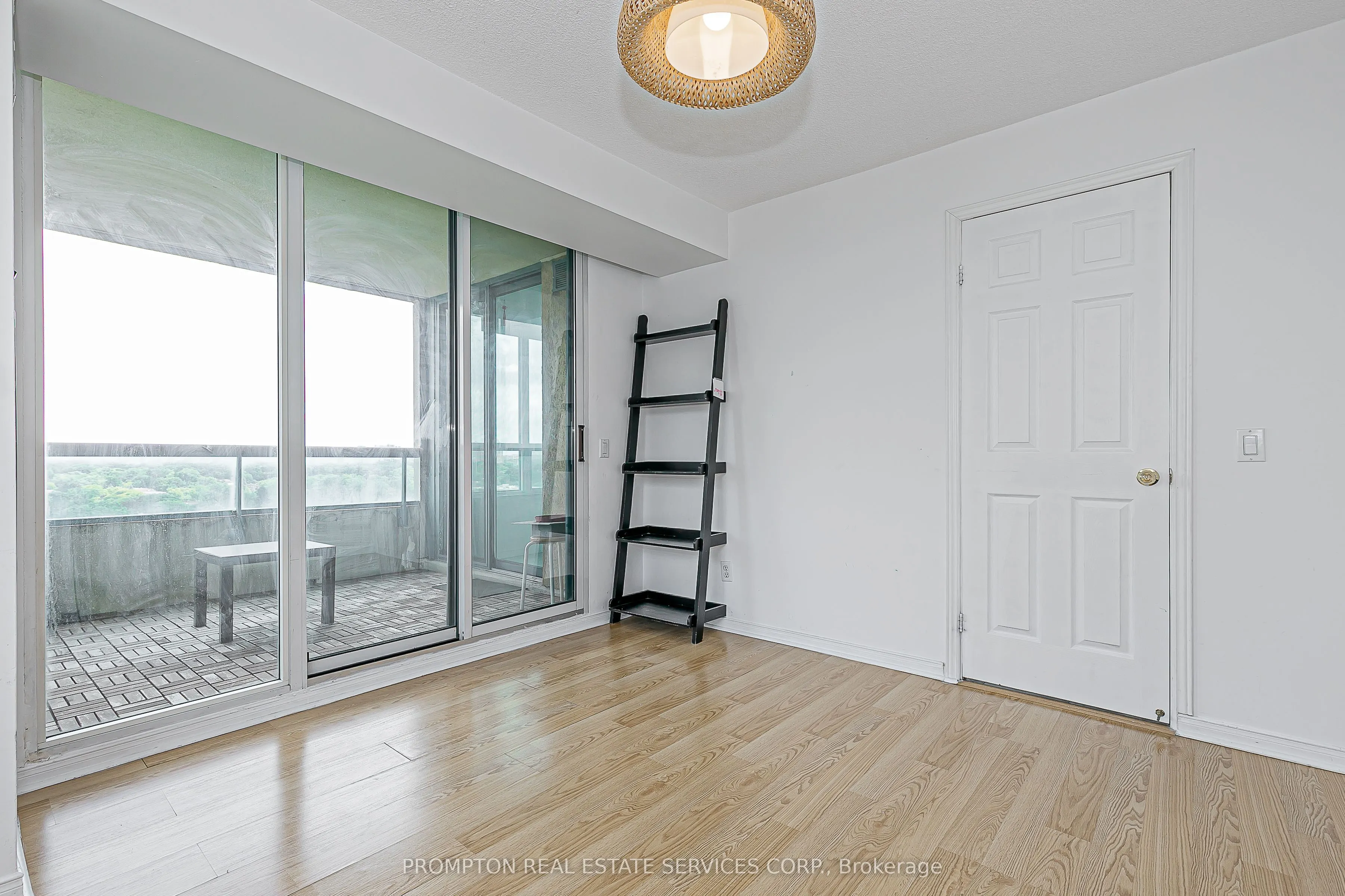 238 Doris Avenue, #2009