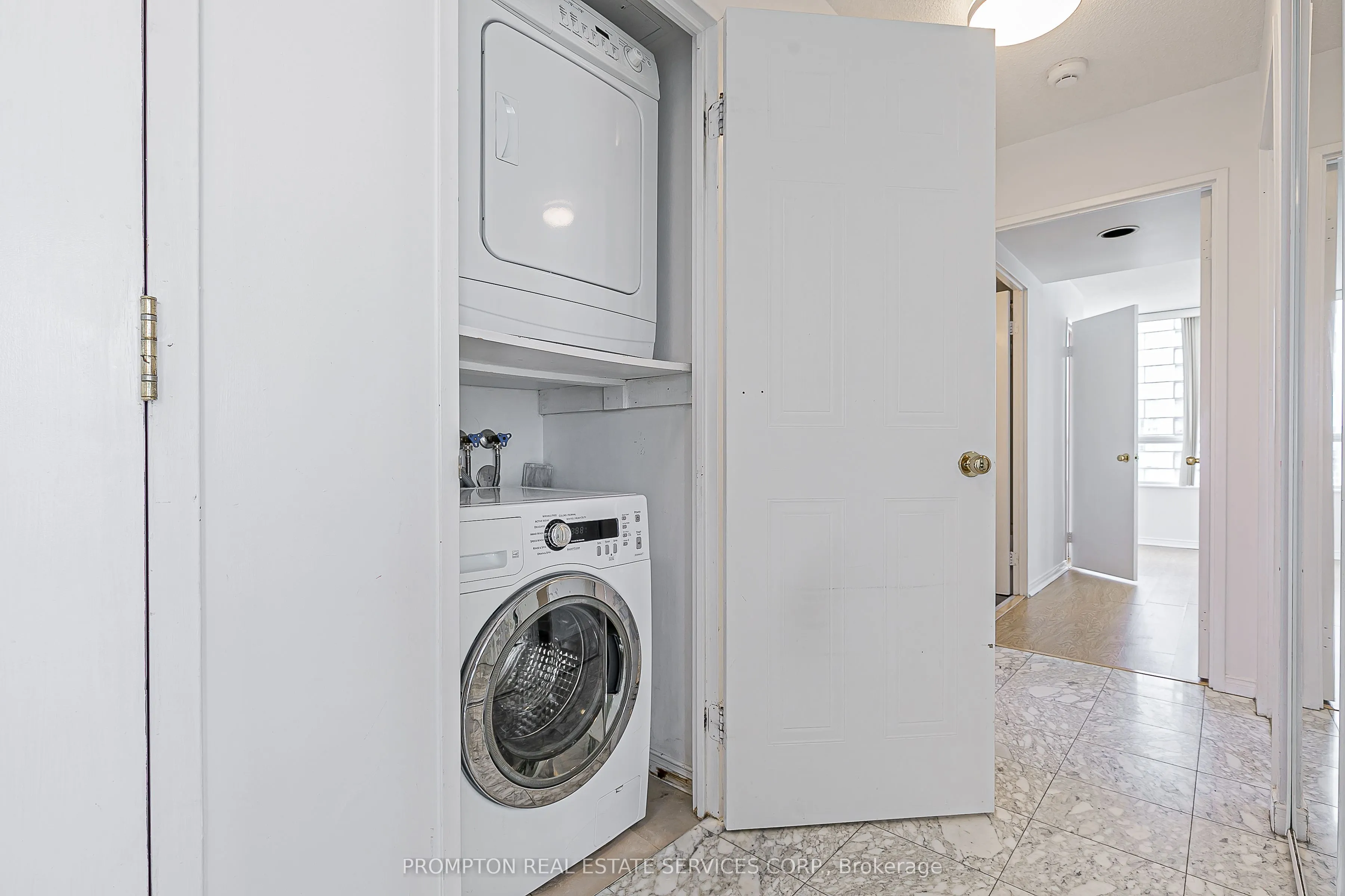 238 Doris Avenue, #2009
