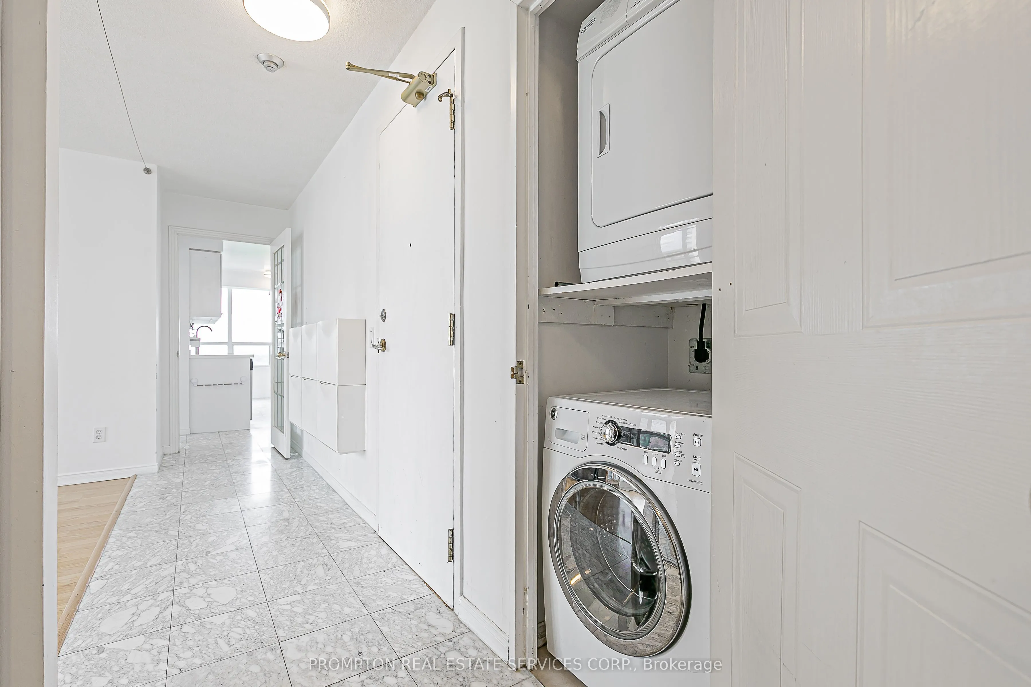 238 Doris Avenue, #2009