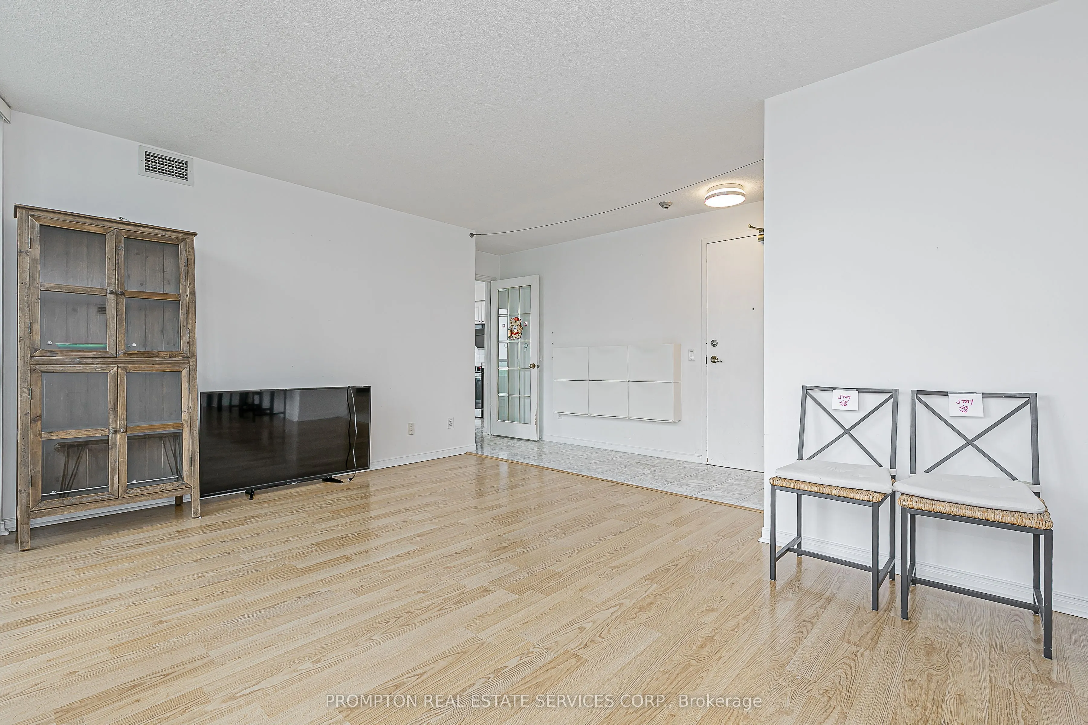 238 Doris Avenue, #2009