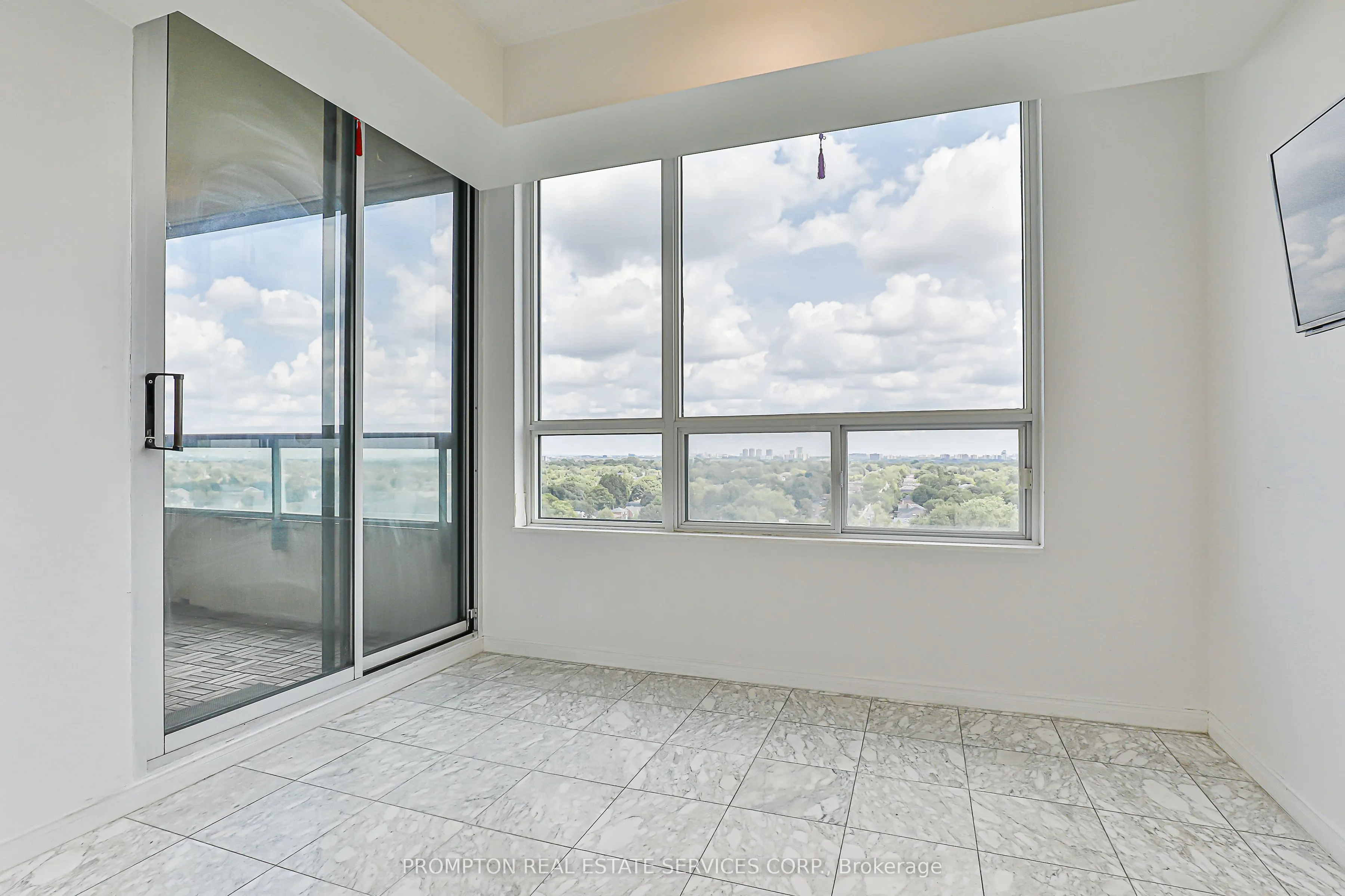 238 Doris Avenue, #2009