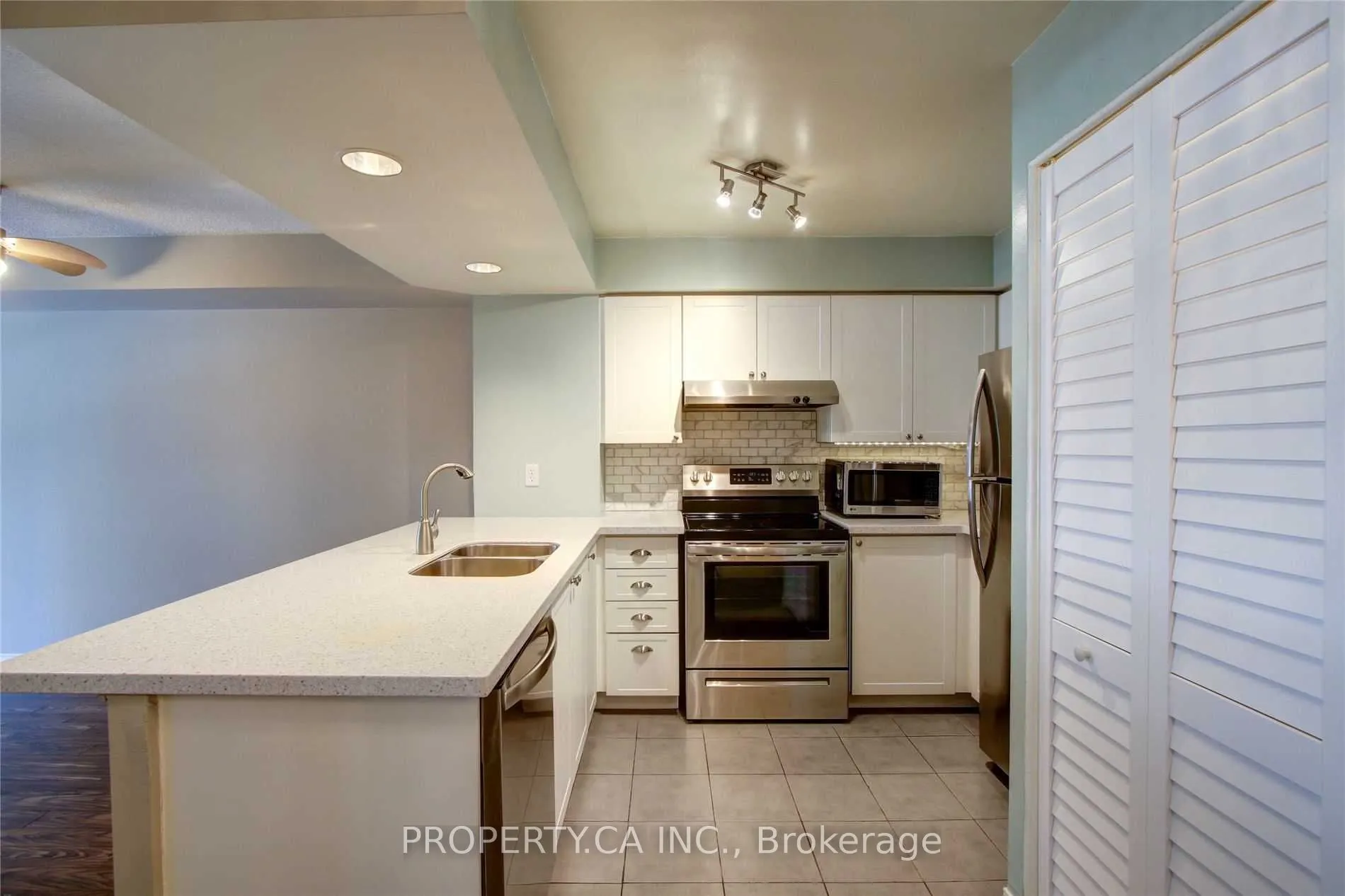 801 King Street W, #217