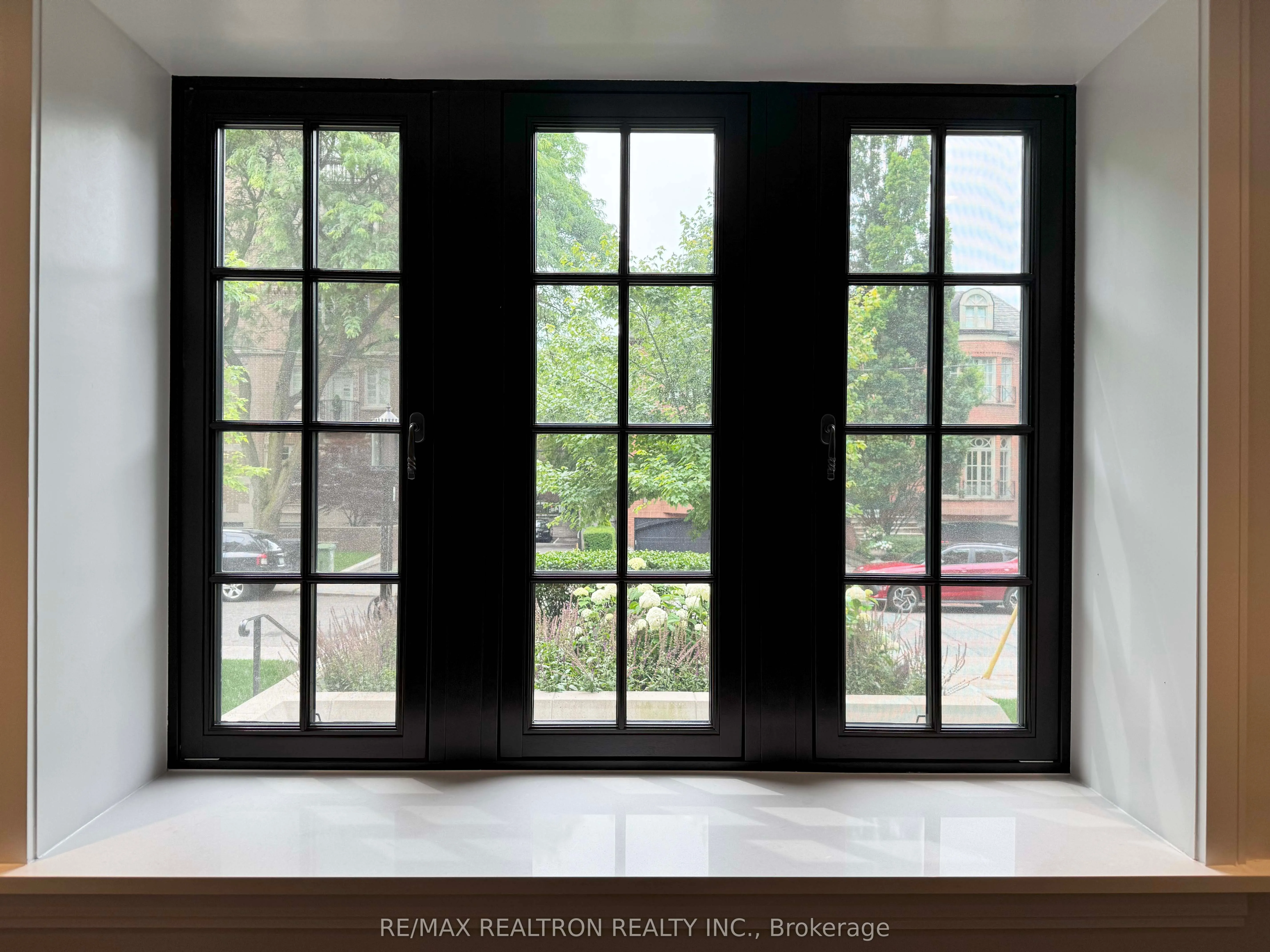 2 Clarendon Avenue, #112