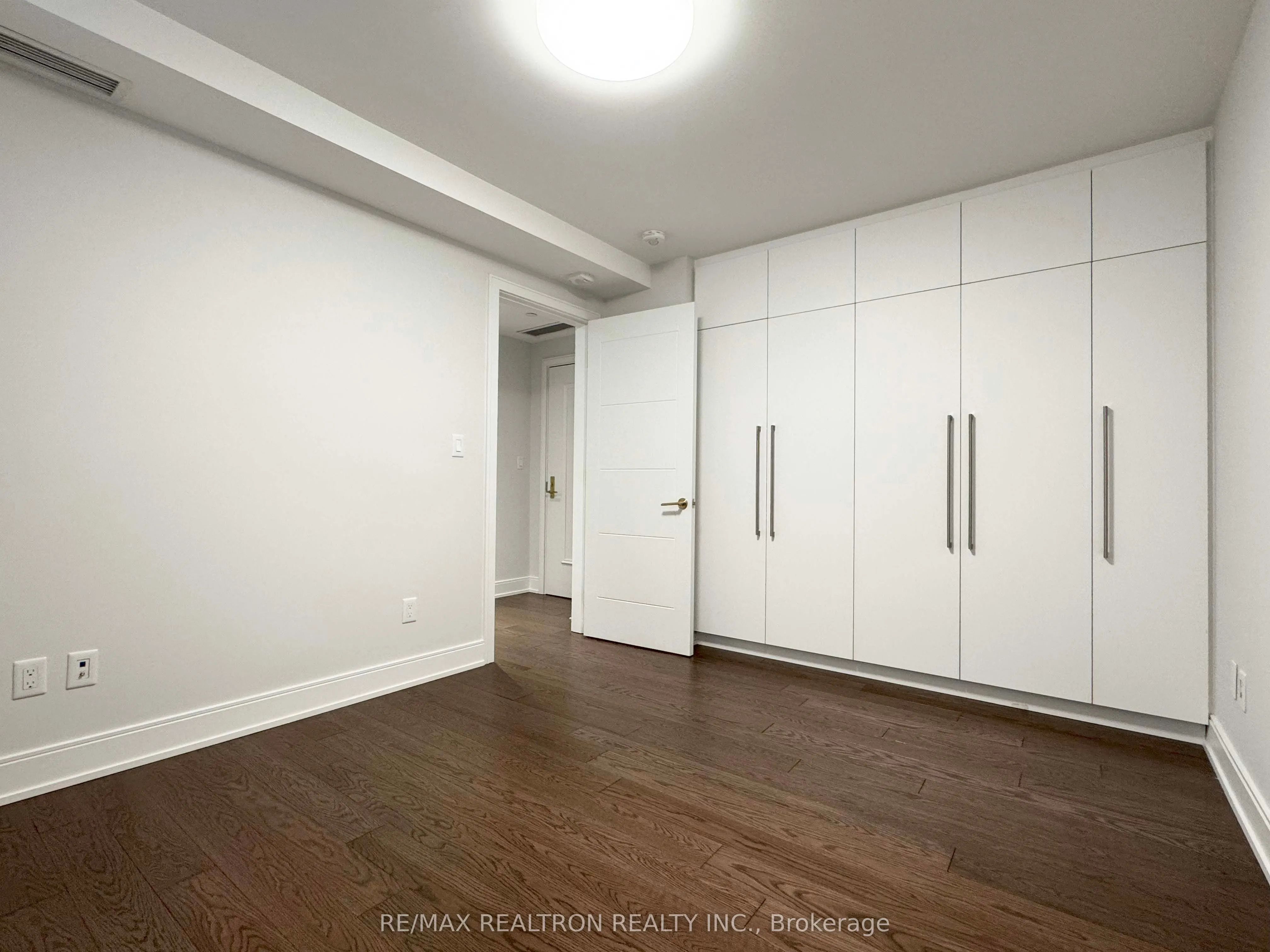 2 Clarendon Avenue, #112