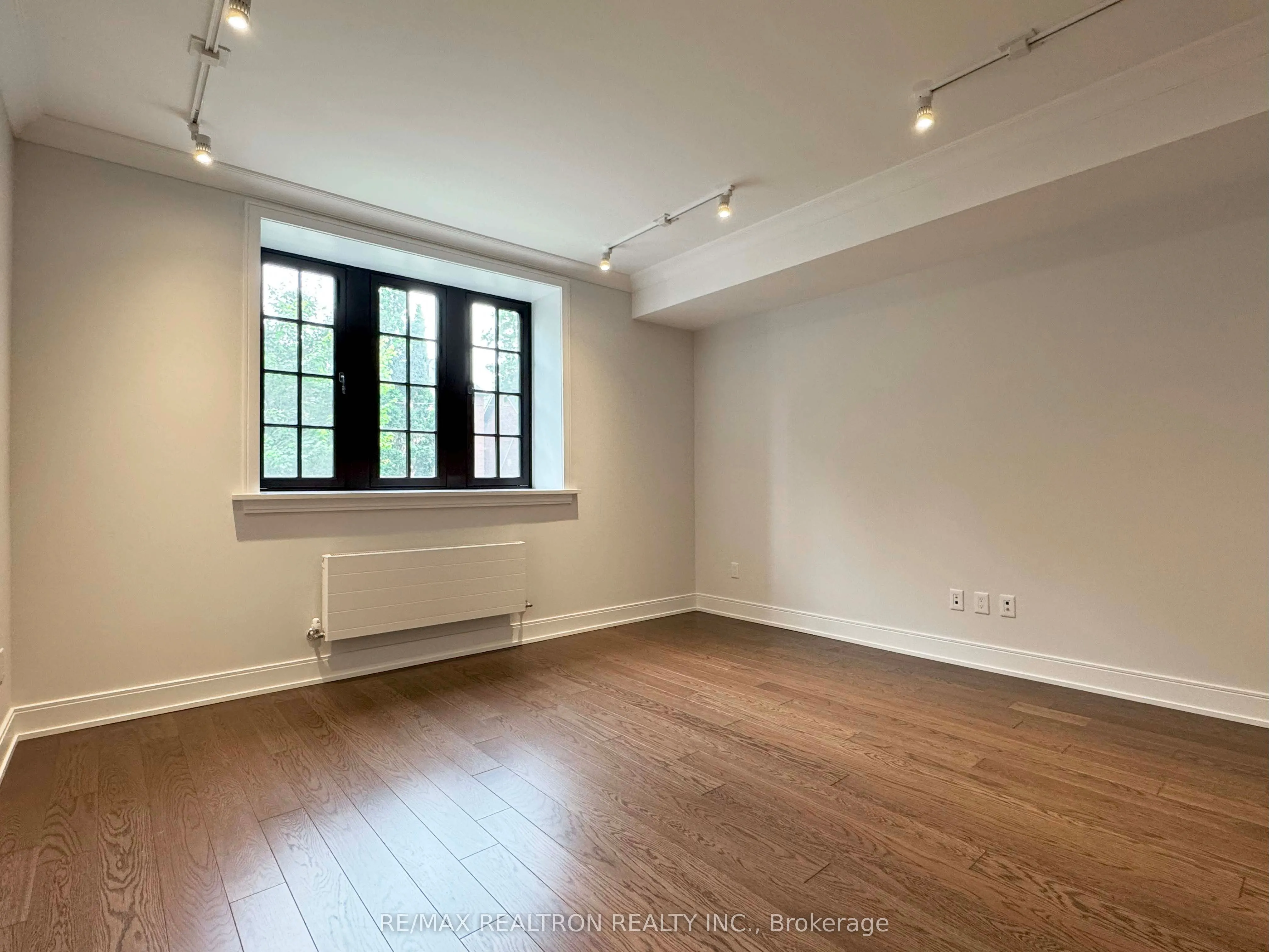 2 Clarendon Avenue, #112
