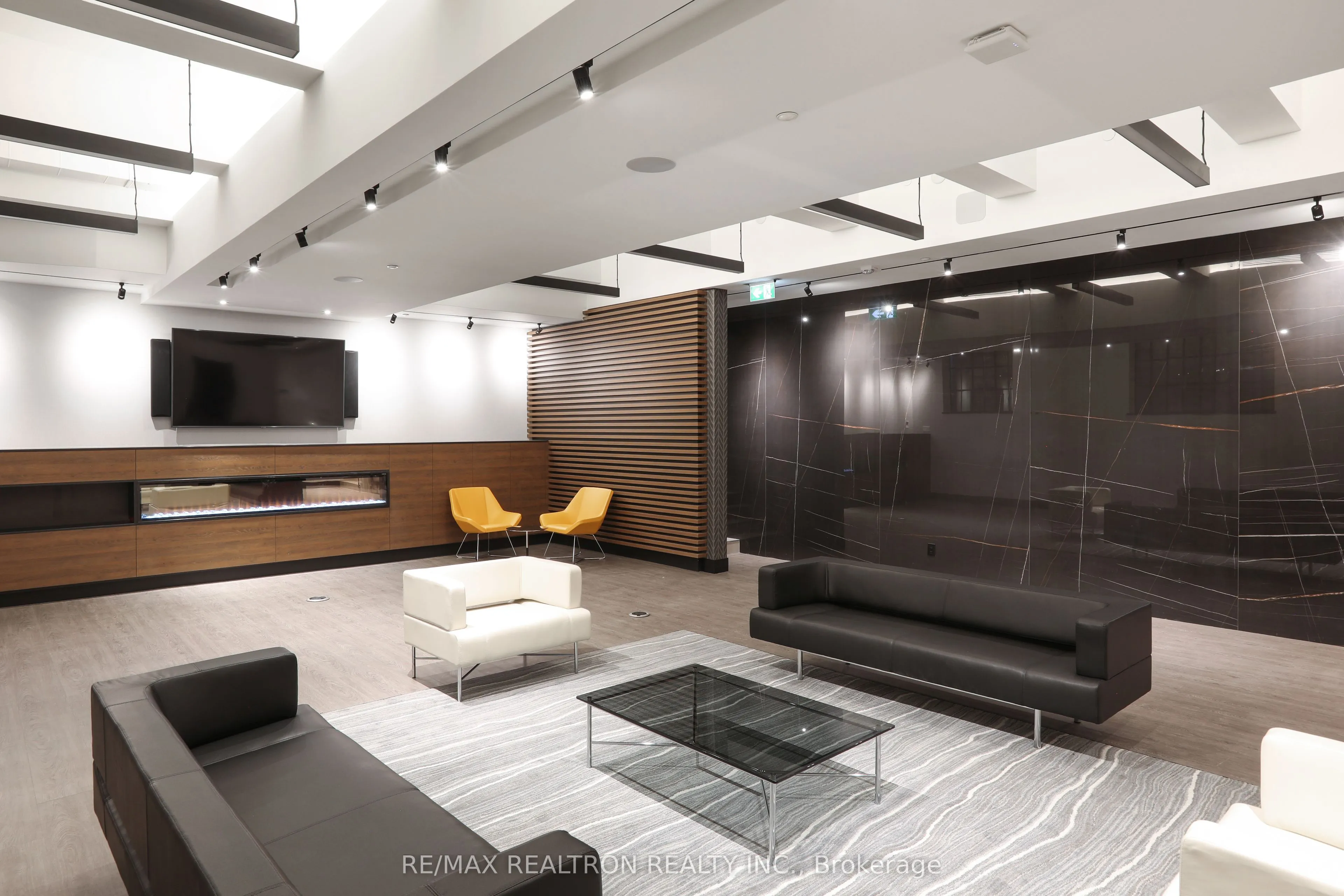 2 Clarendon Avenue, #112