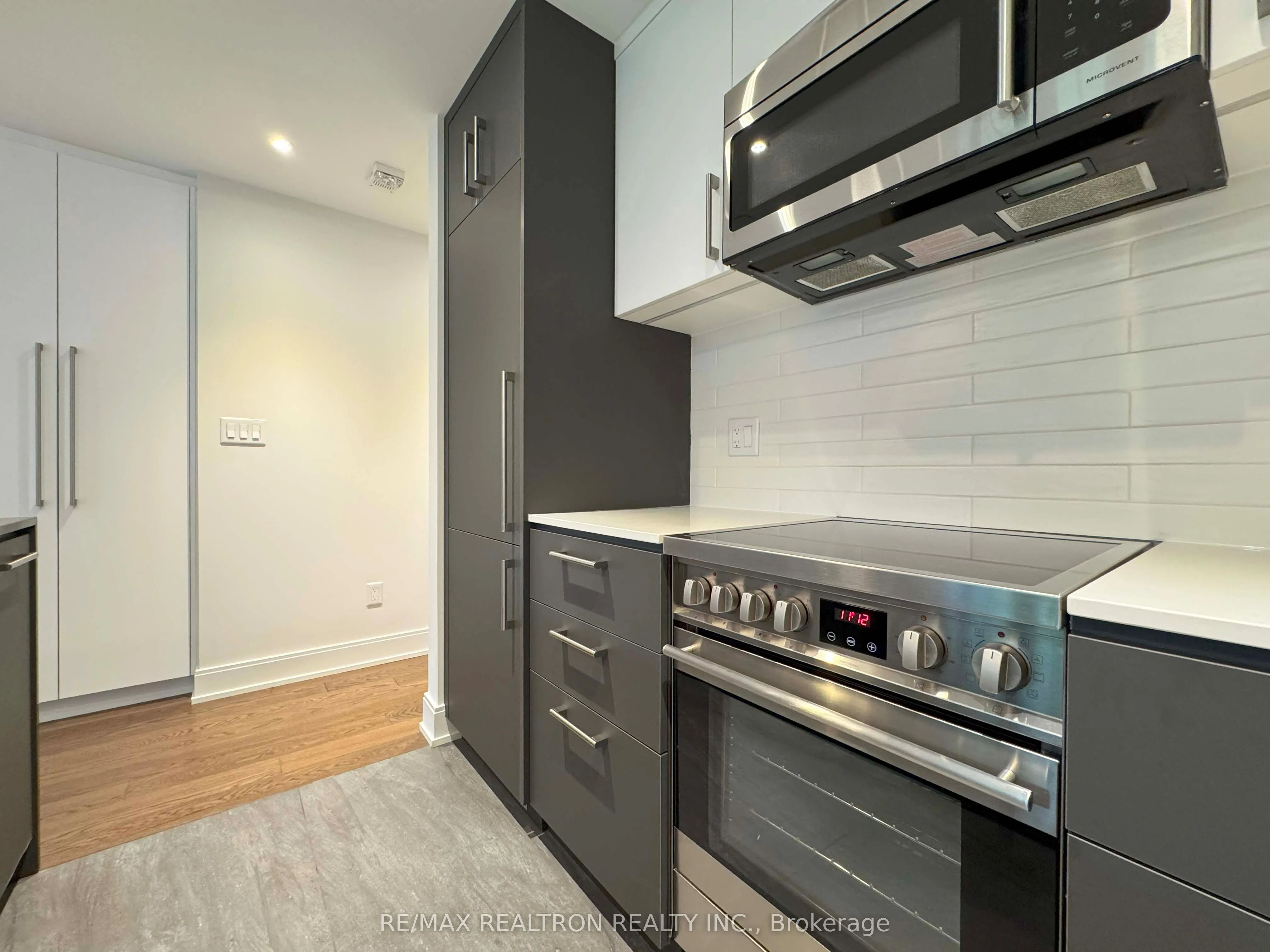 2 Clarendon Avenue, #112