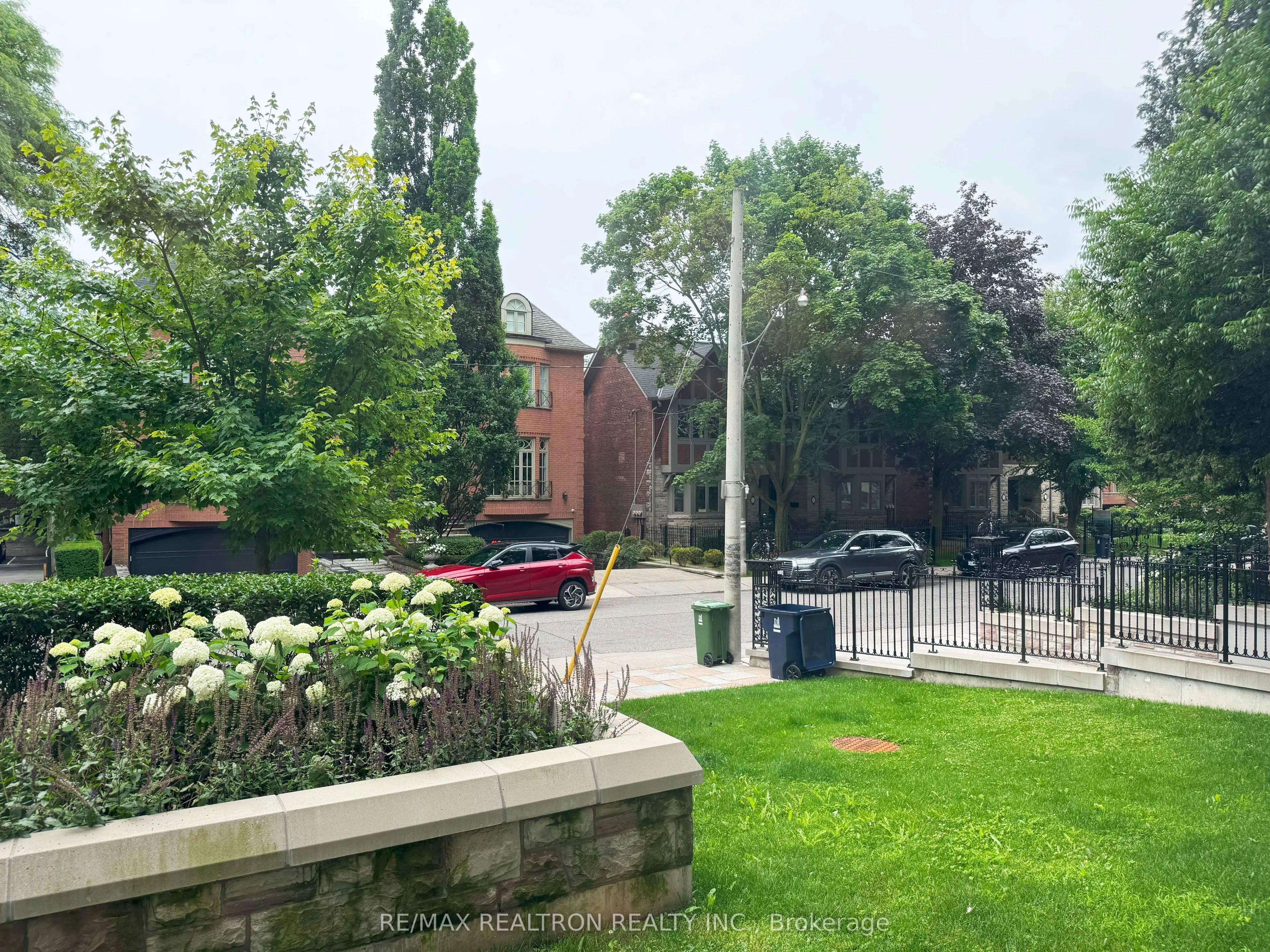 2 Clarendon Avenue, #112