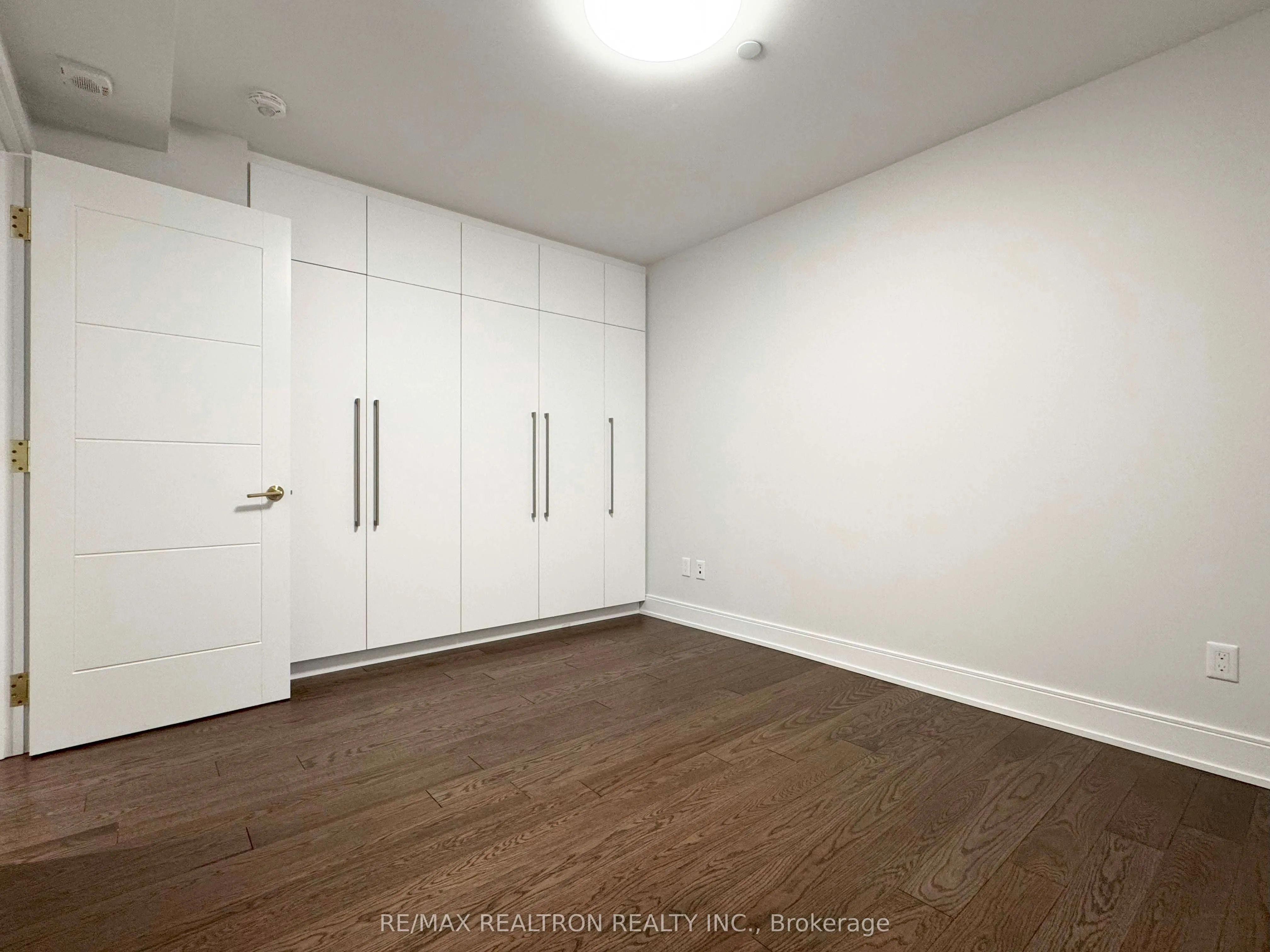 2 Clarendon Avenue, #112