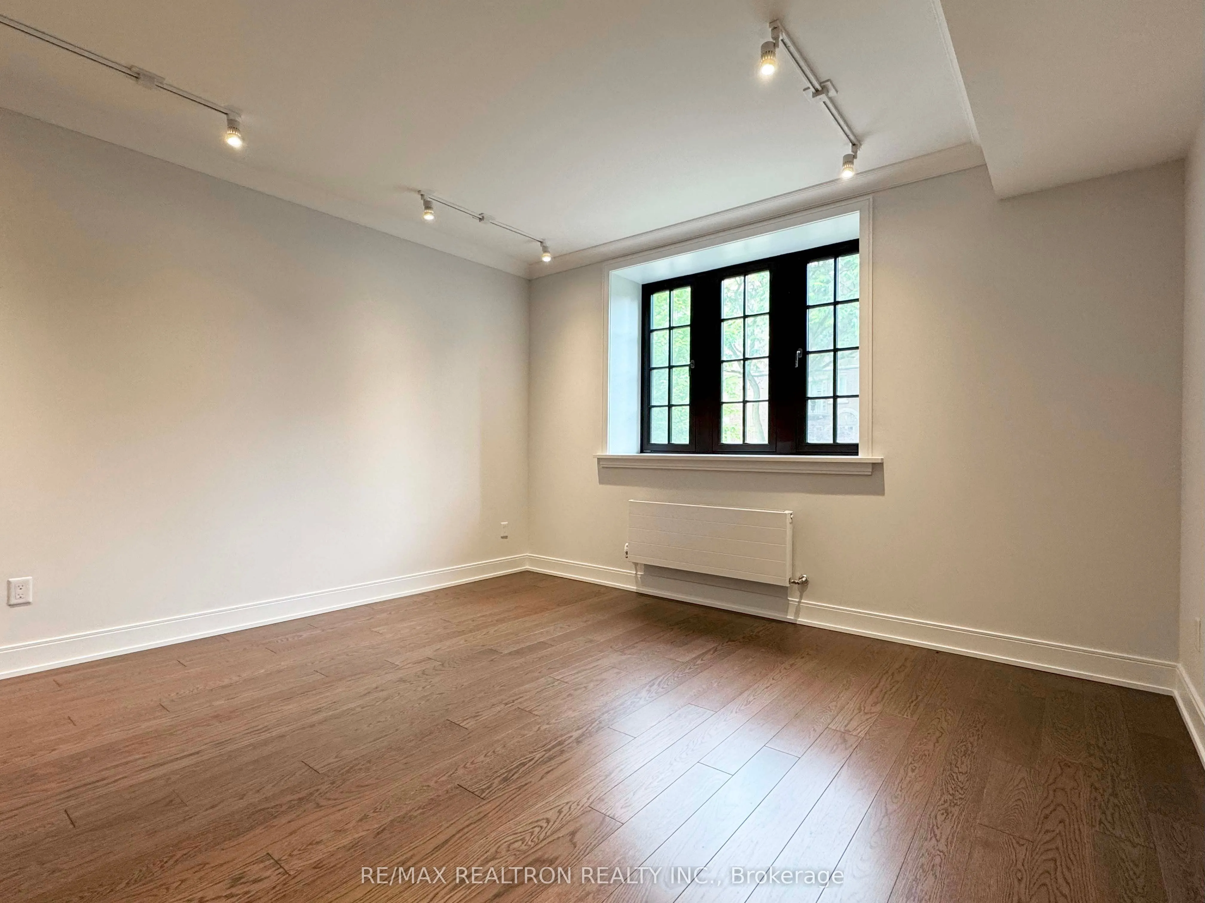 2 Clarendon Avenue, #112