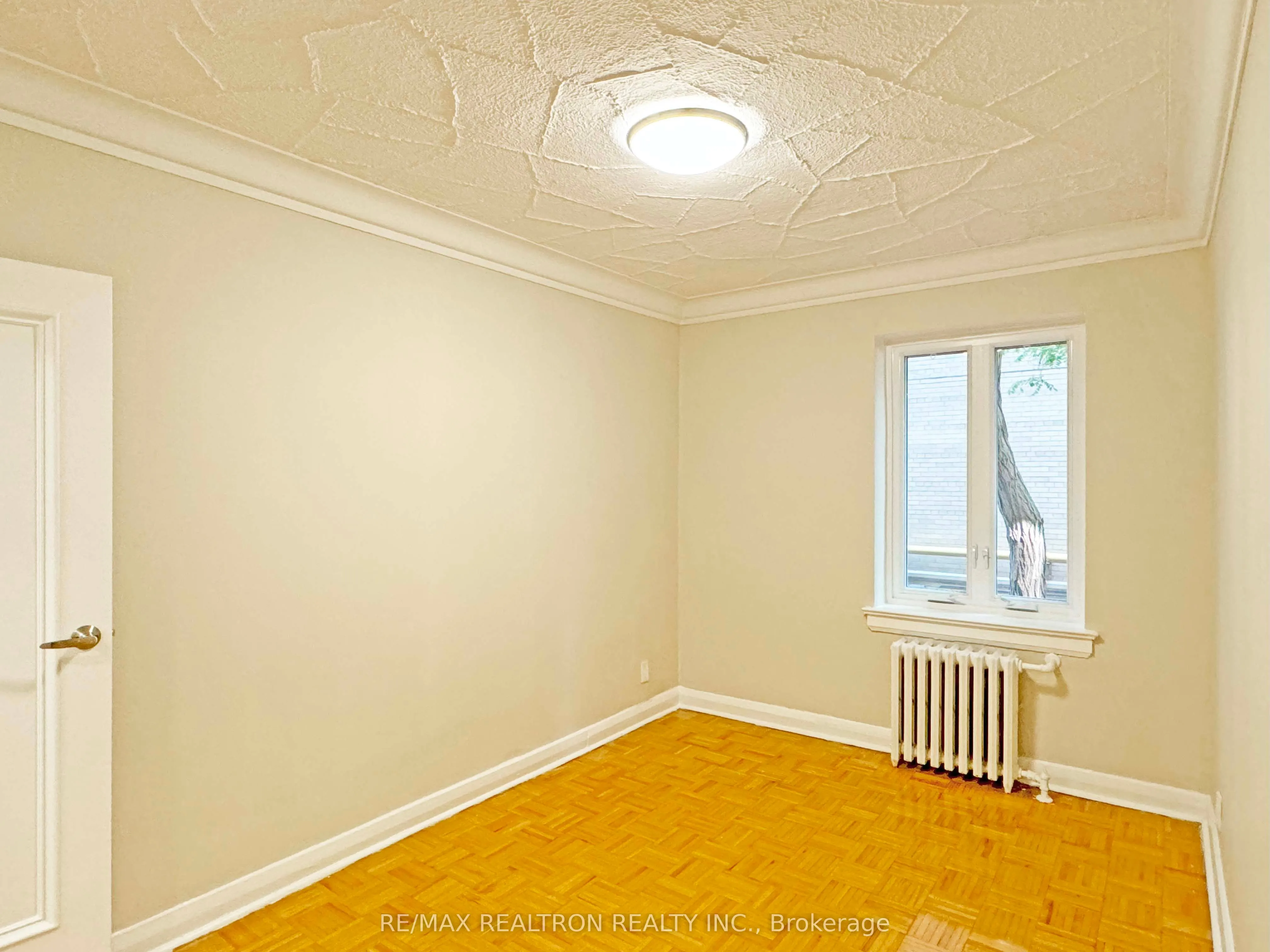 398 Avenue Road, #323