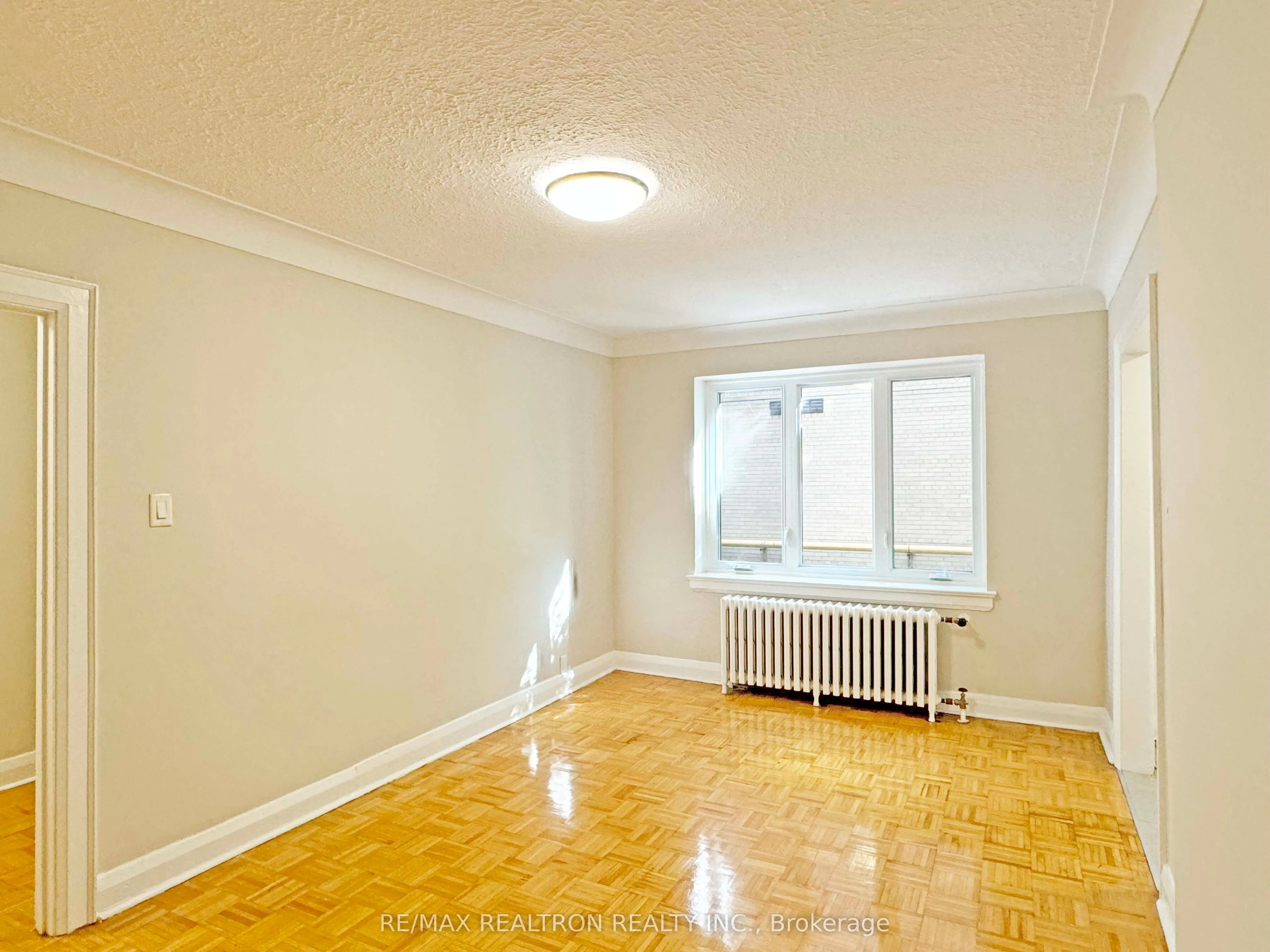 398 Avenue Road, #323