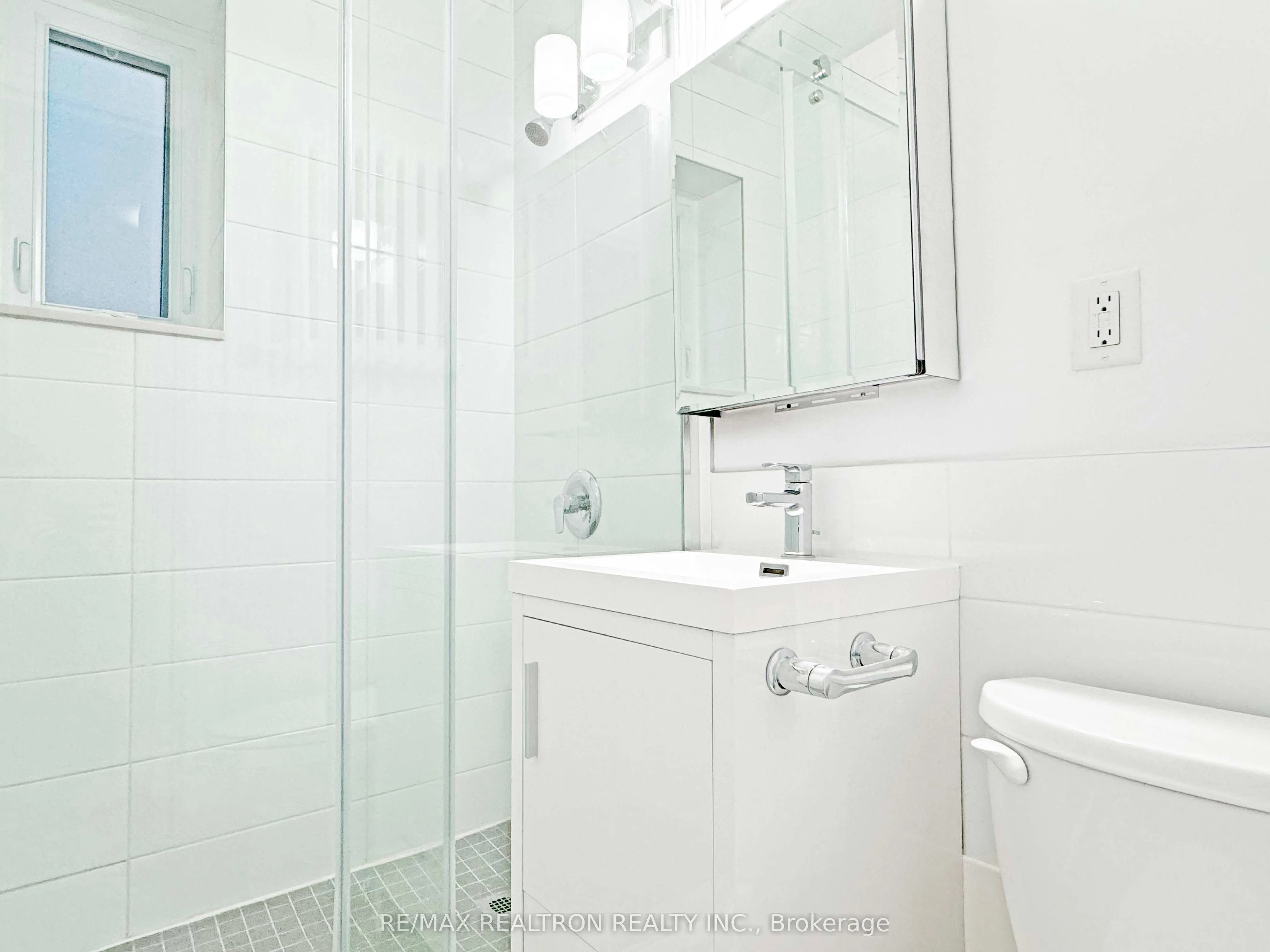 398 Avenue Road, #323