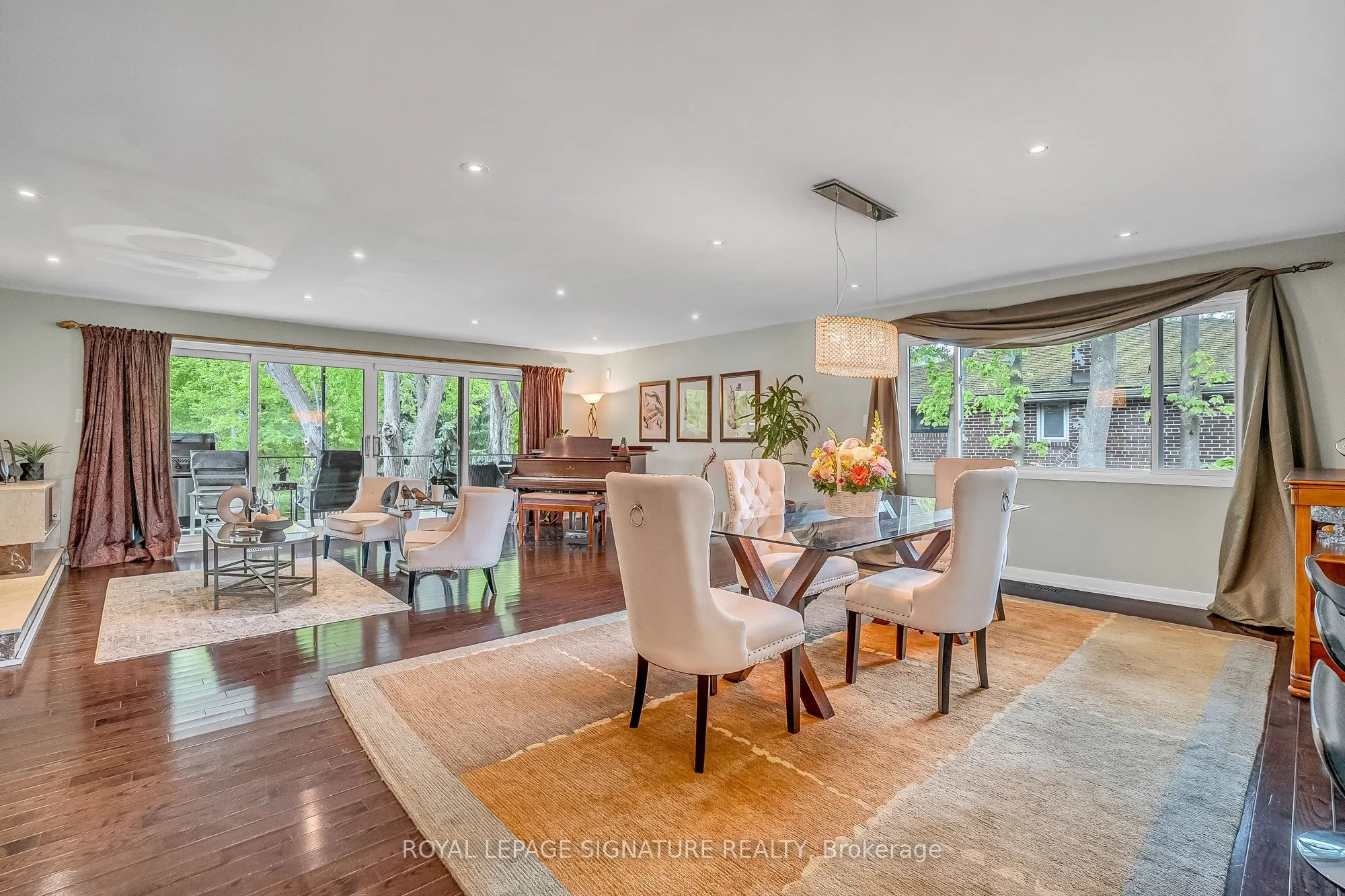 8 Silverdale Crescent