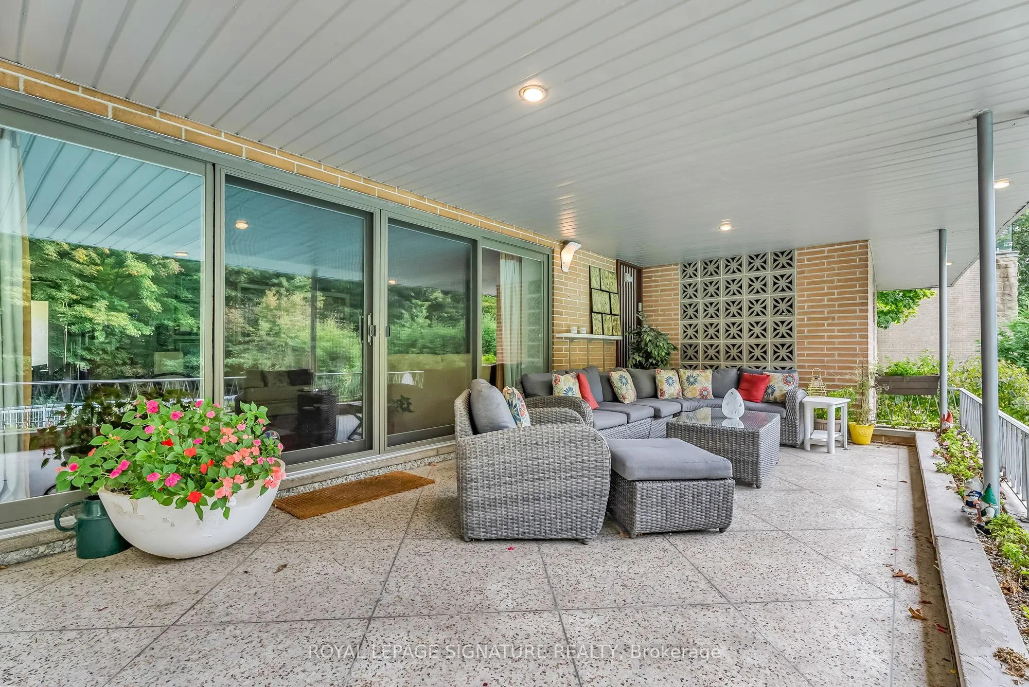 8 Silverdale Crescent