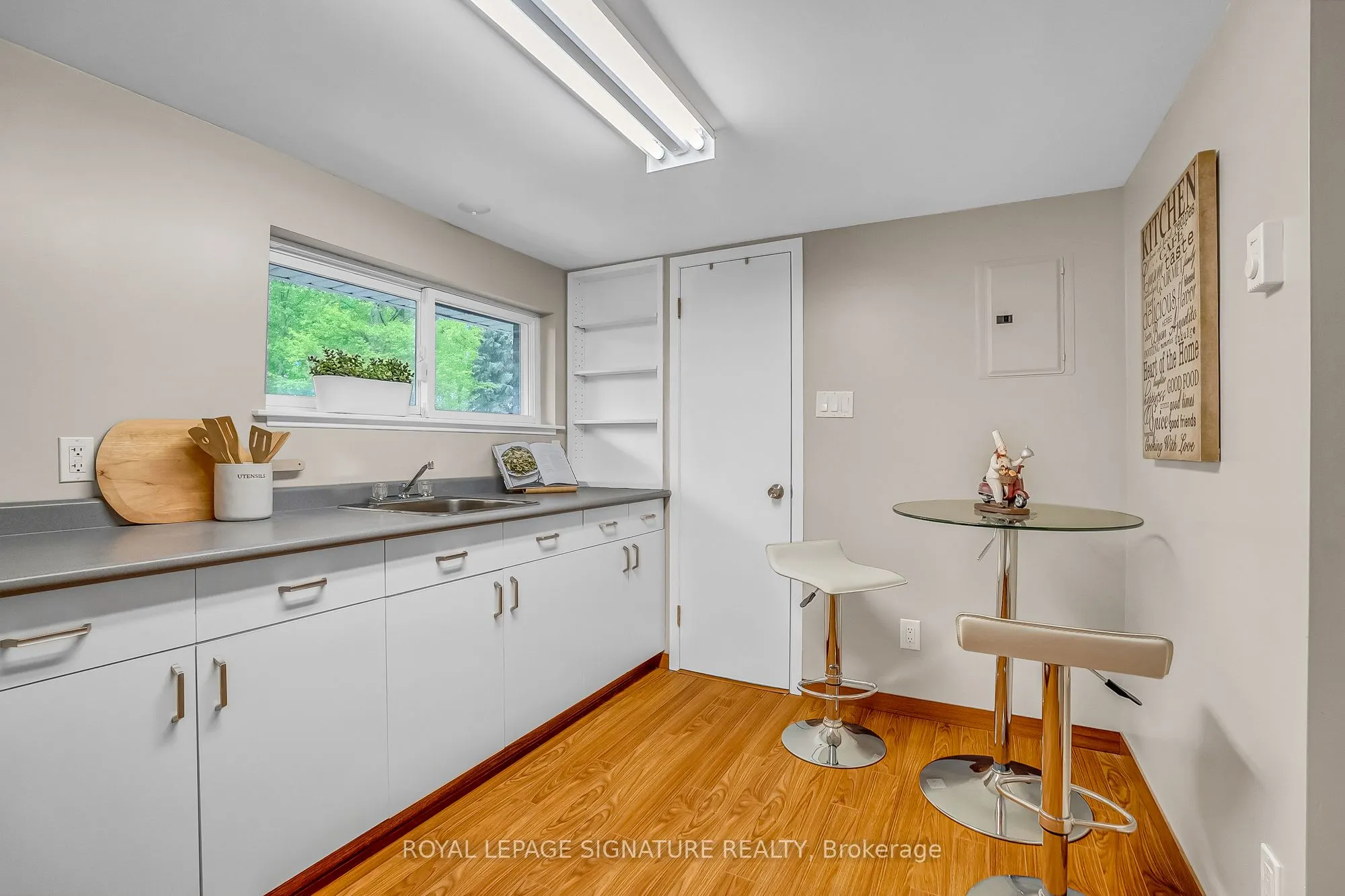8 Silverdale Crescent