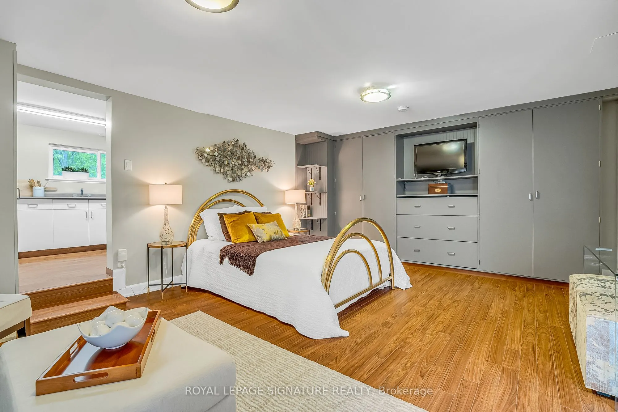 8 Silverdale Crescent