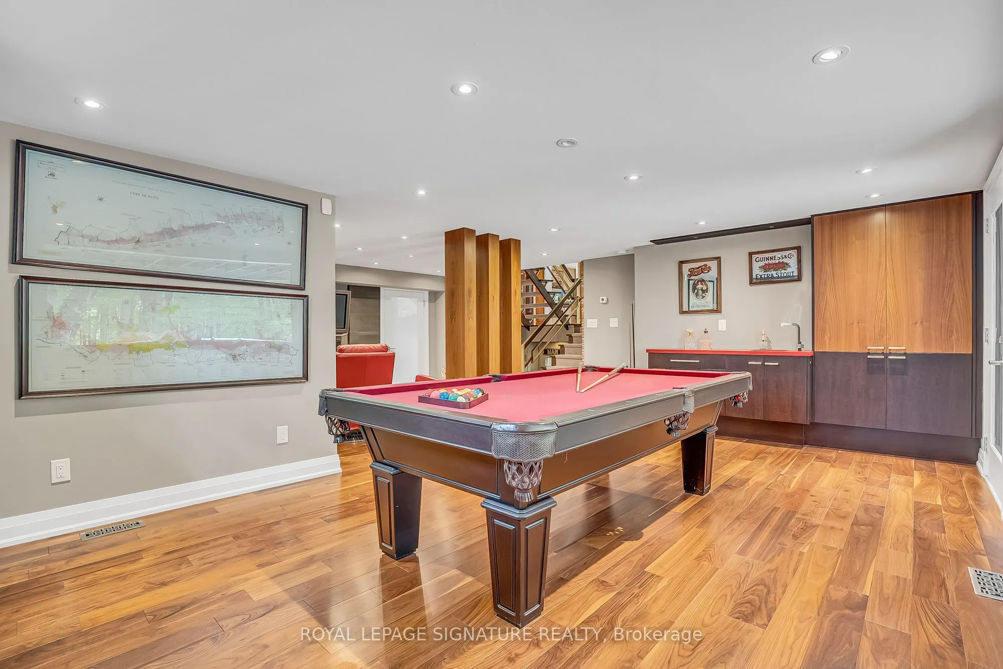 8 Silverdale Crescent