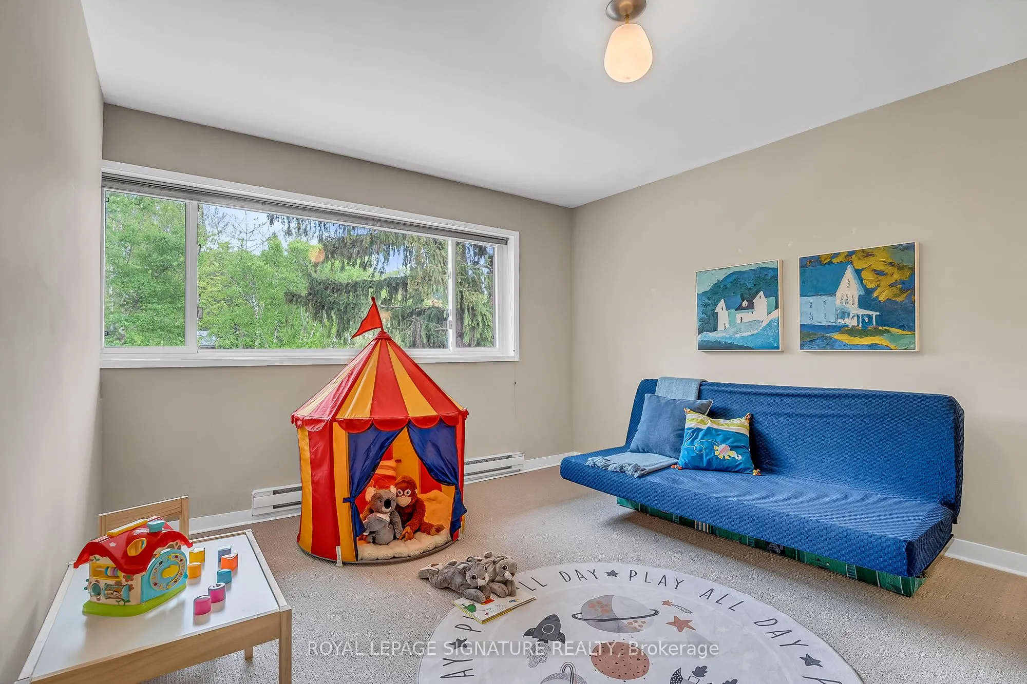 8 Silverdale Crescent