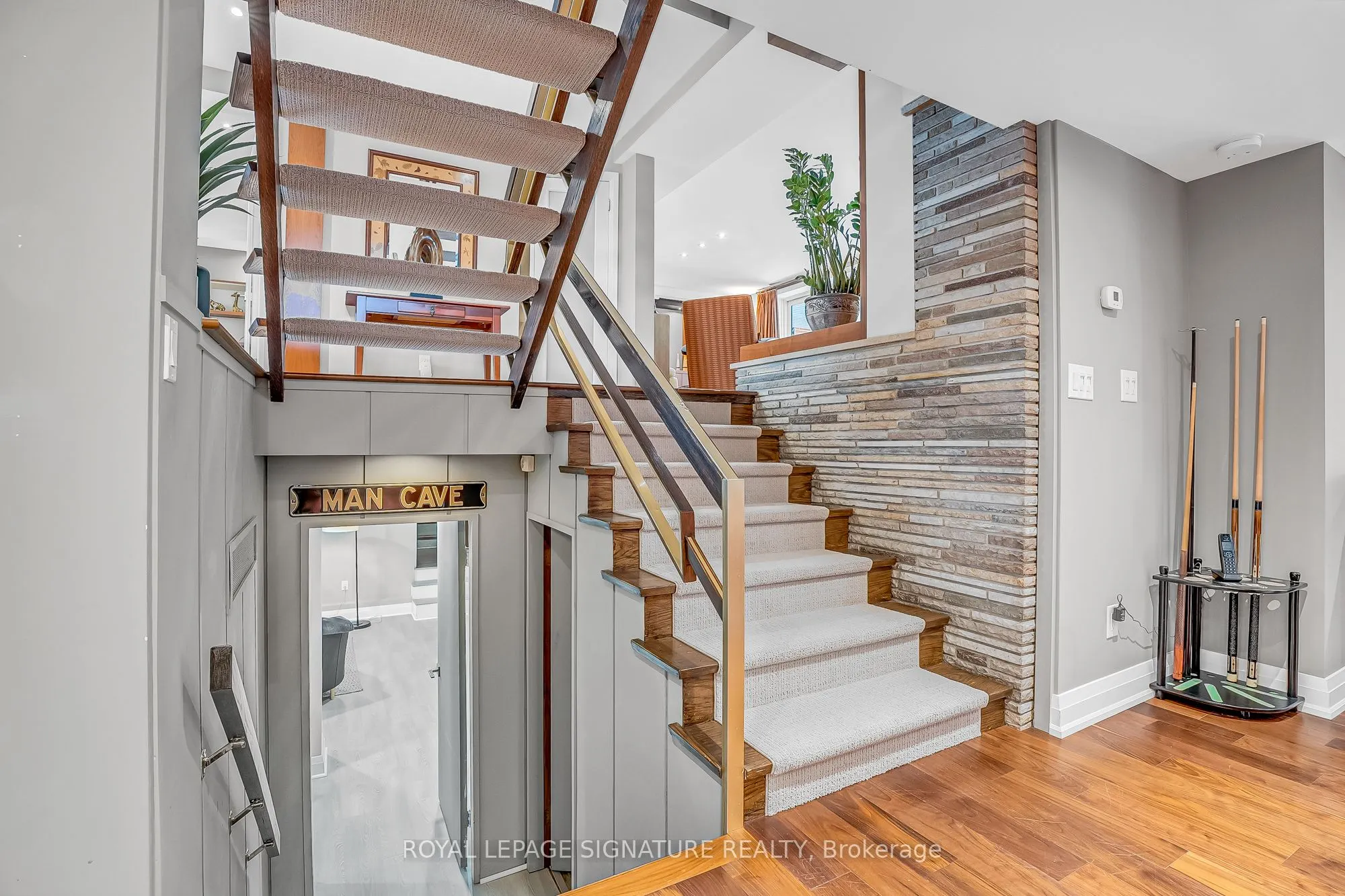 8 Silverdale Crescent