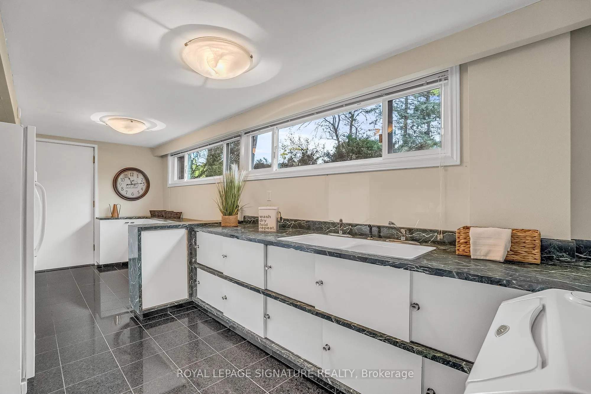 8 Silverdale Crescent