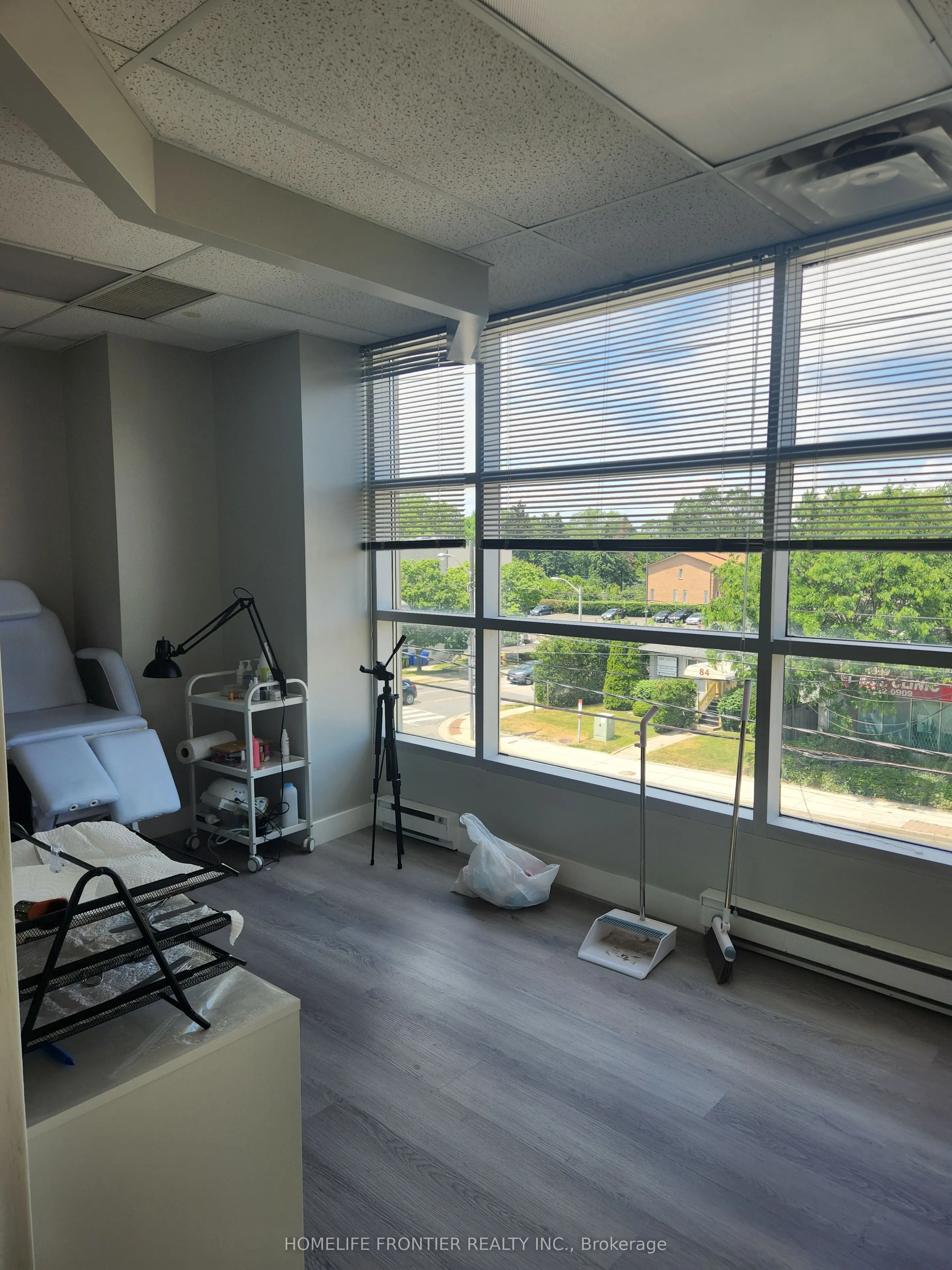 77 Finch Avenue W, #301