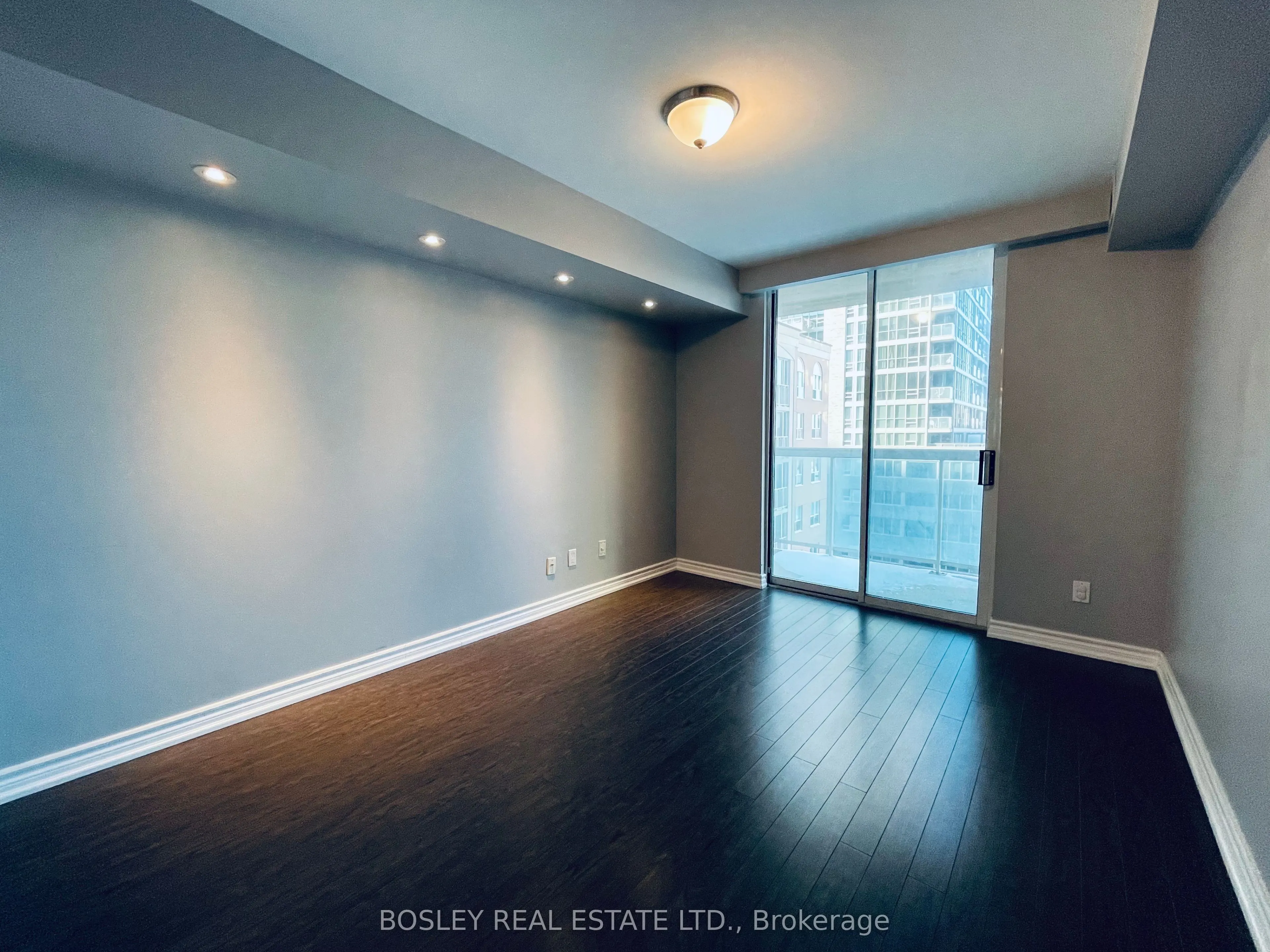 323 Richmond Street E, #807