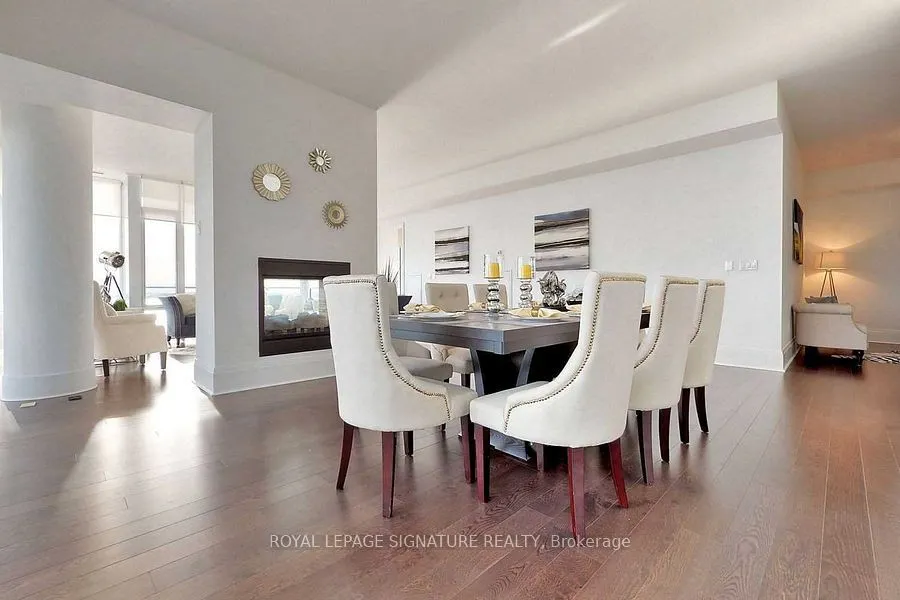 29 Queens Quay, #707