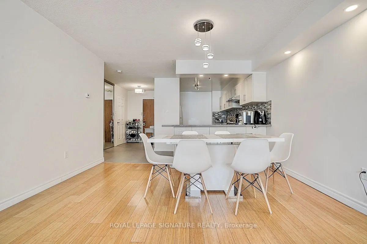 45 Carlton Street, #1209
