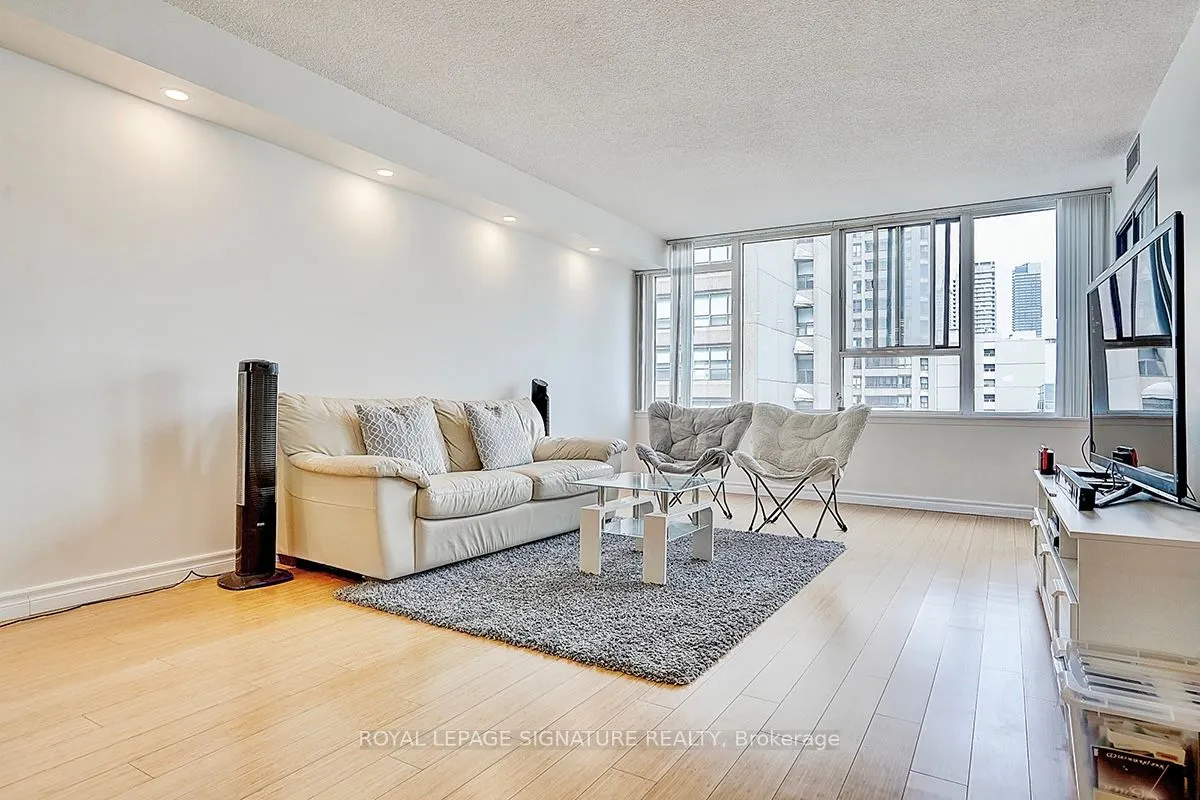 45 Carlton Street, #1209
