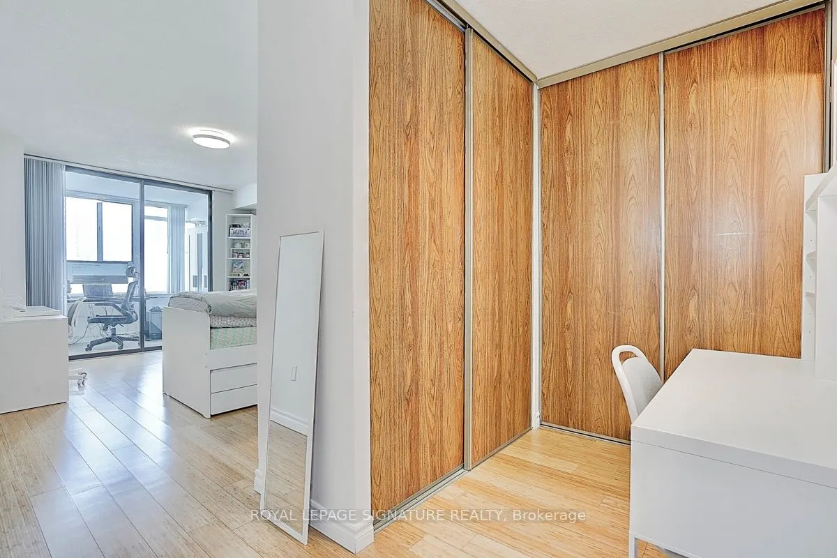 45 Carlton Street, #1209