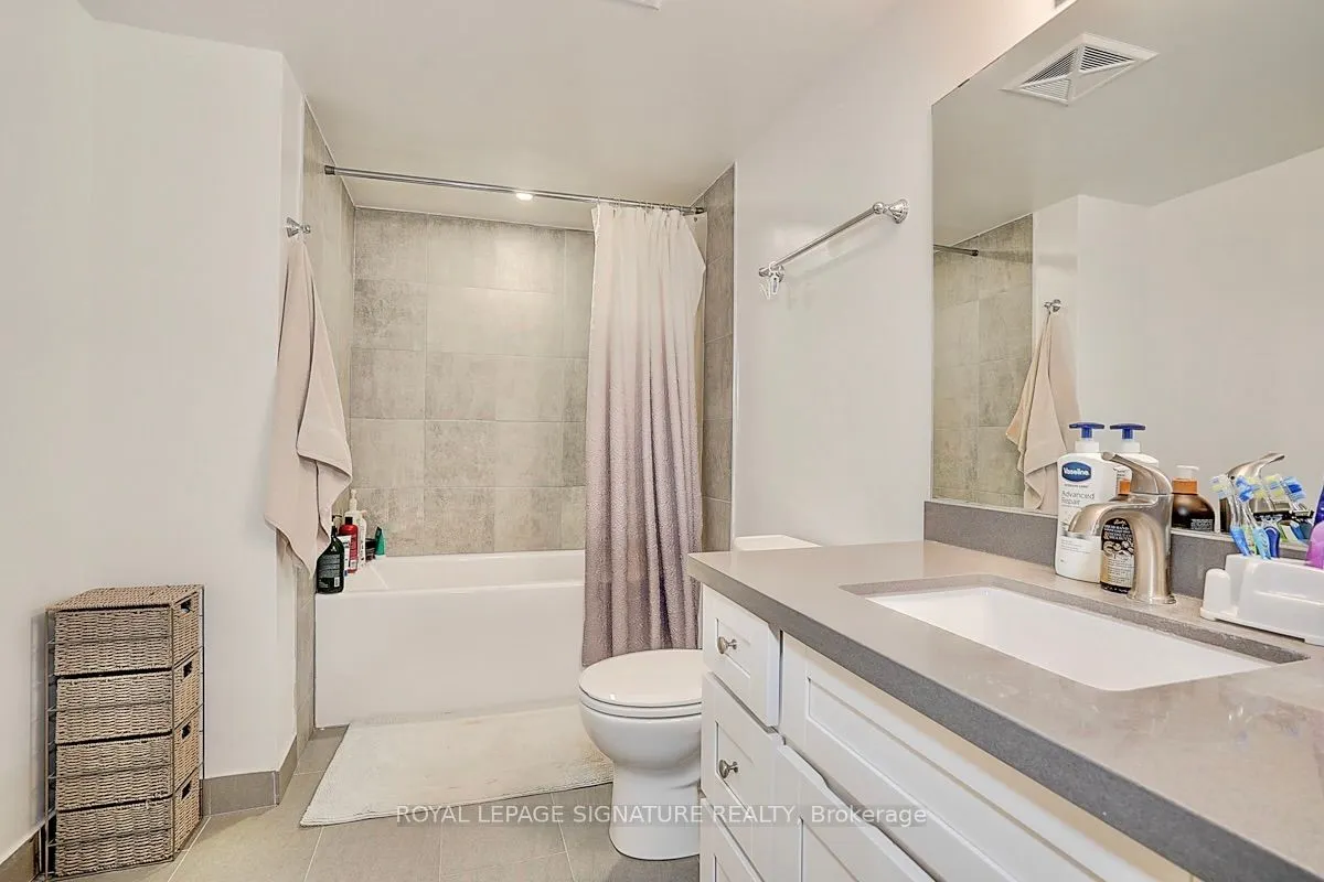 45 Carlton Street, #1209