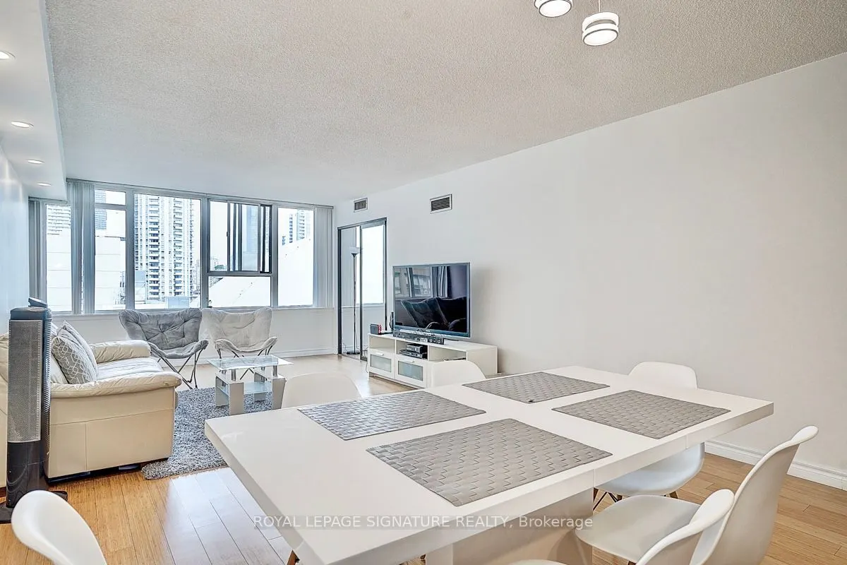 45 Carlton Street, #1209