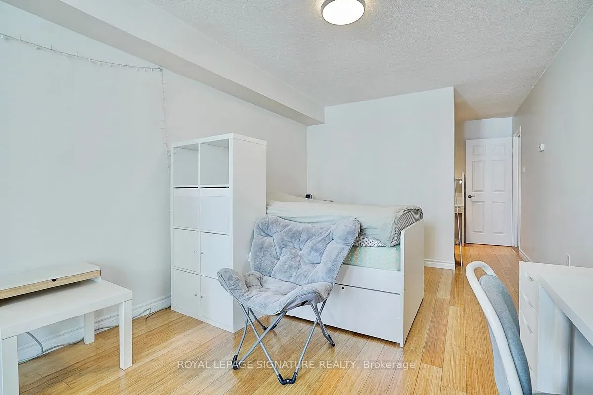 45 Carlton Street, #1209