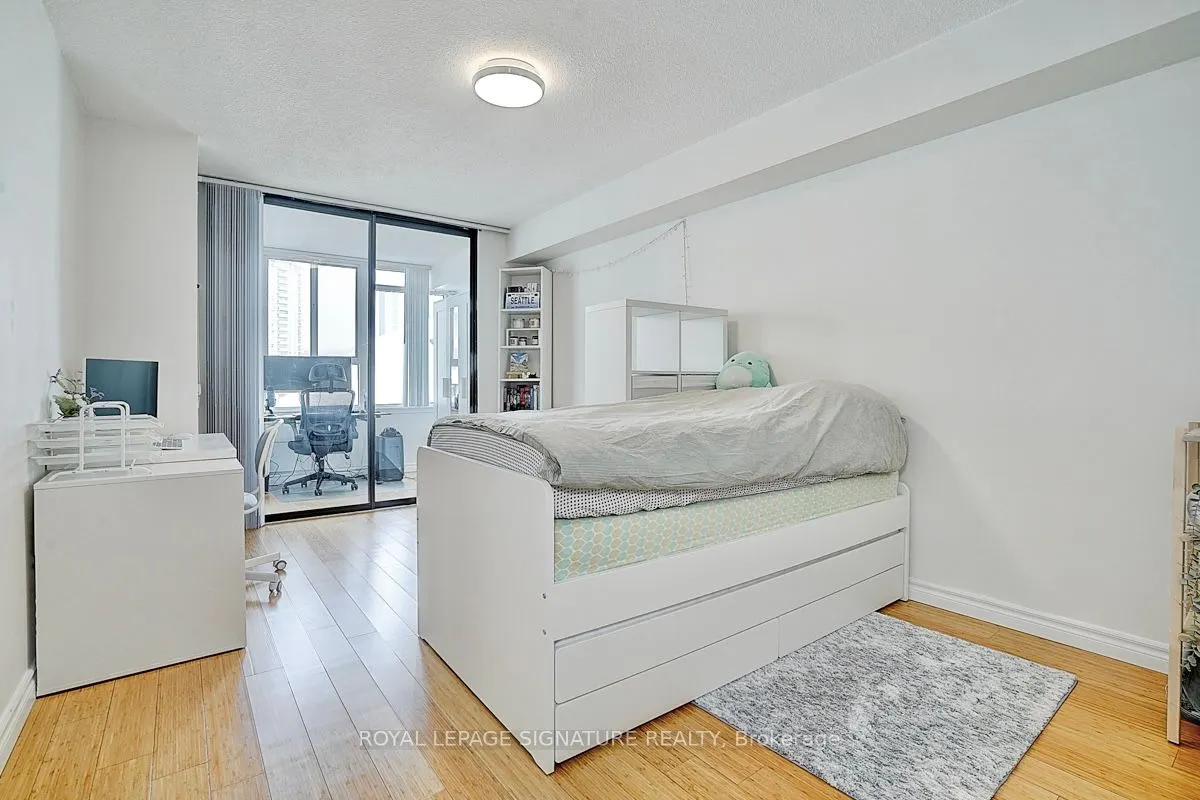 45 Carlton Street, #1209