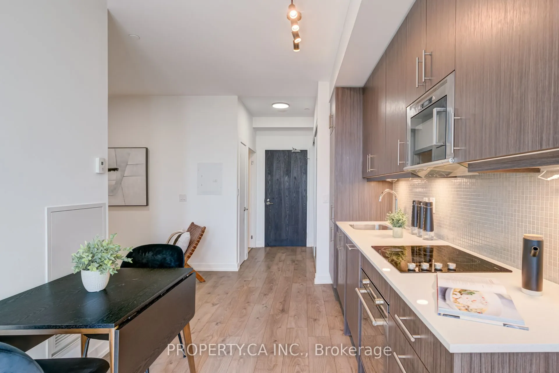297 College Street, #715