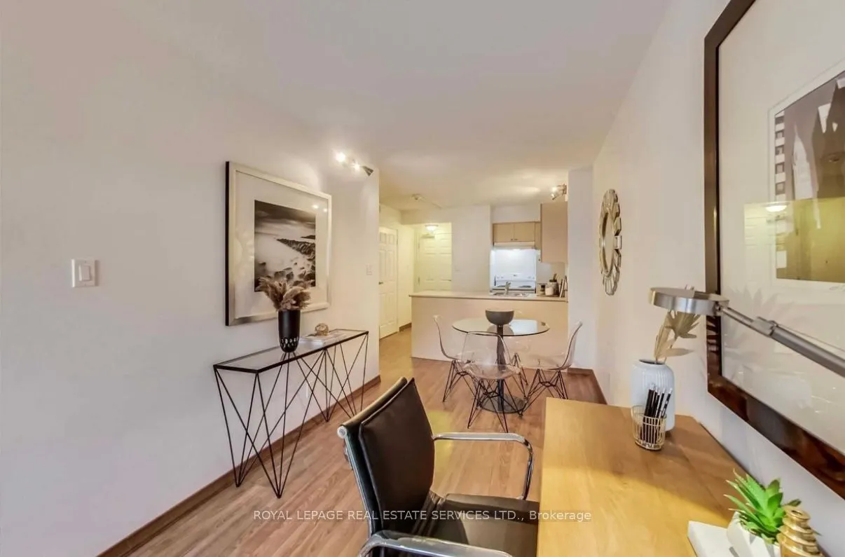 15 Maplewood Avenue, #208