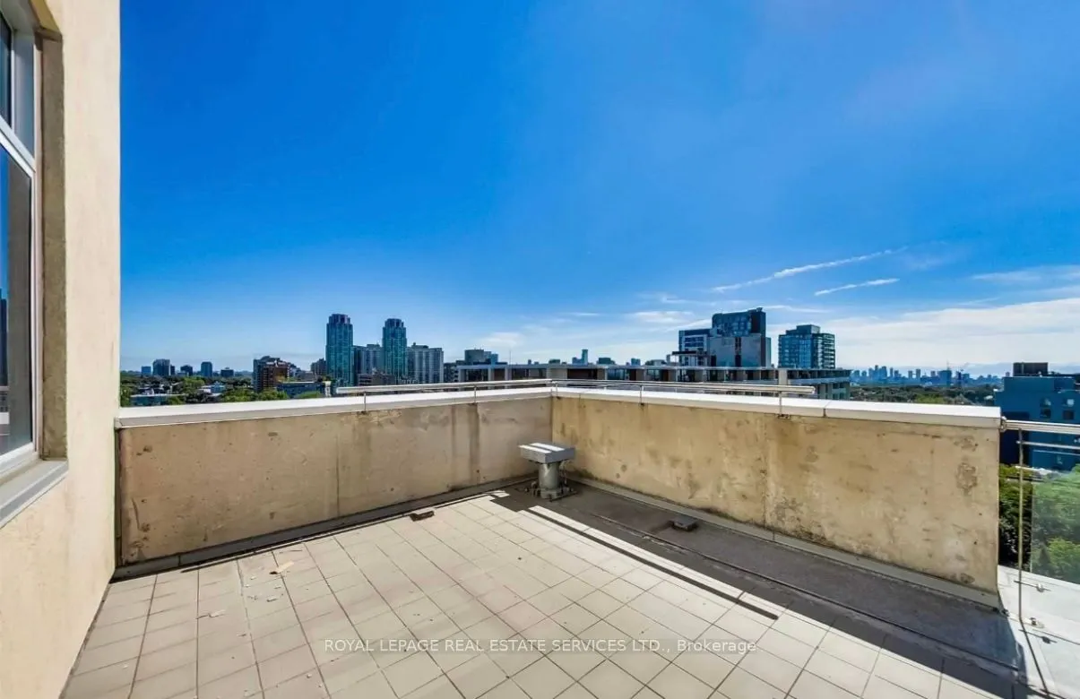 15 Maplewood Avenue, #208
