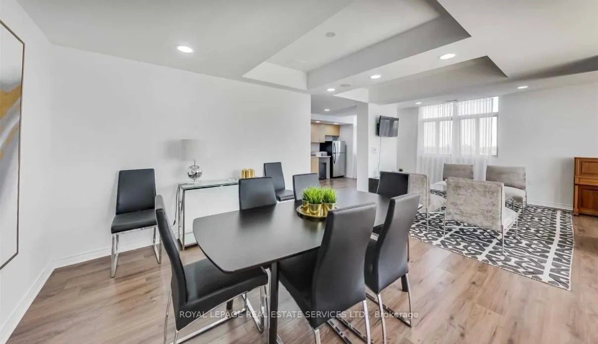 15 Maplewood Avenue, #208