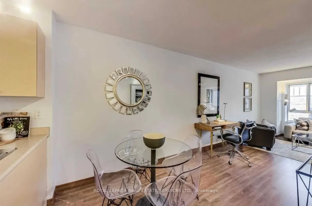 15 Maplewood Avenue, #208