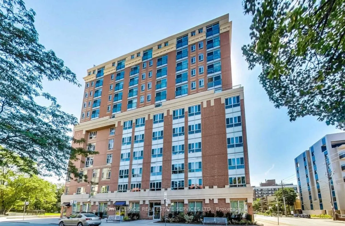 15 Maplewood Avenue, #208