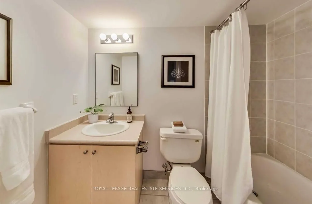 15 Maplewood Avenue, #208