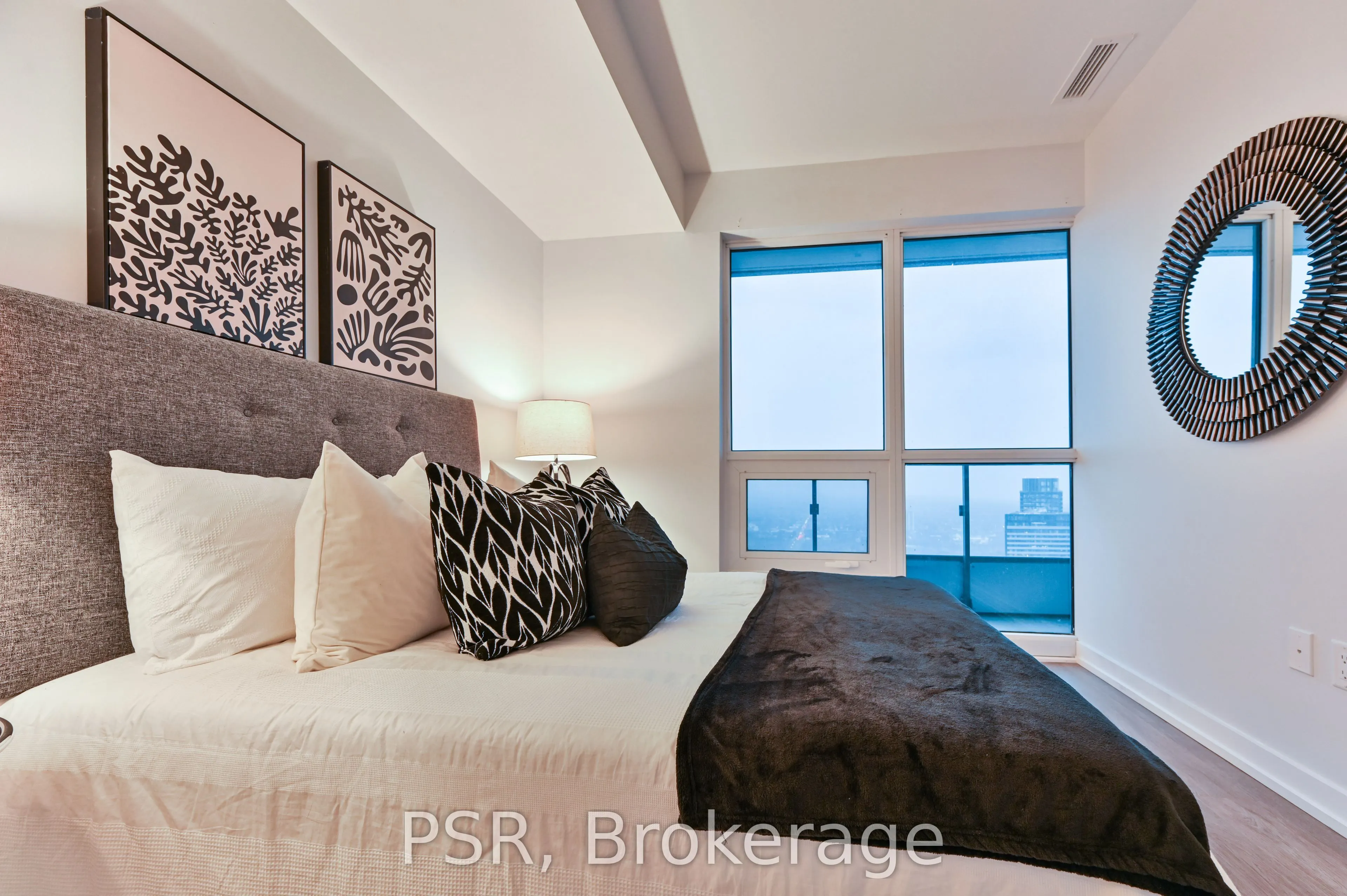 395 Bloor Street E, #4409