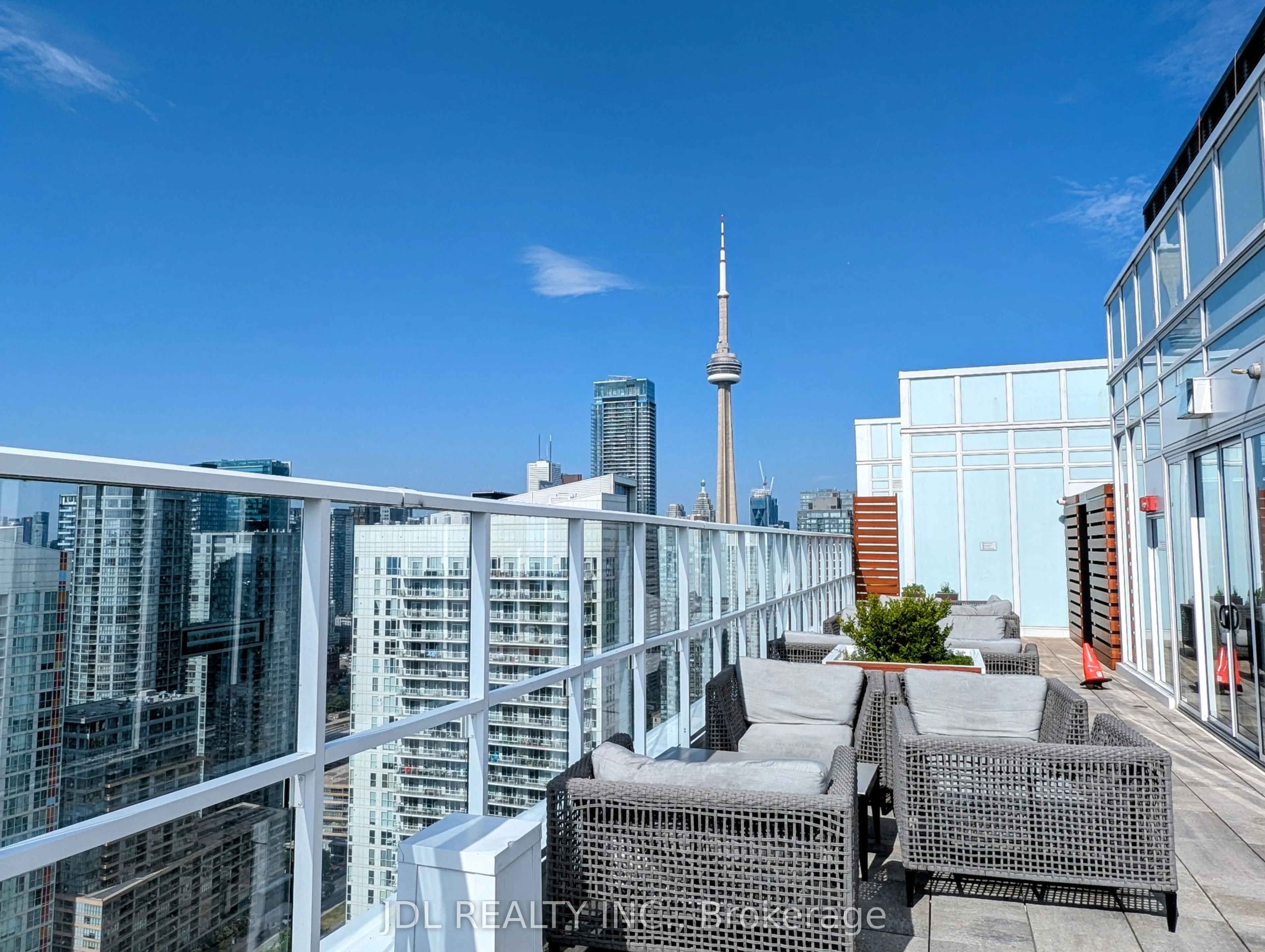 17 Bathurst Street, #1908