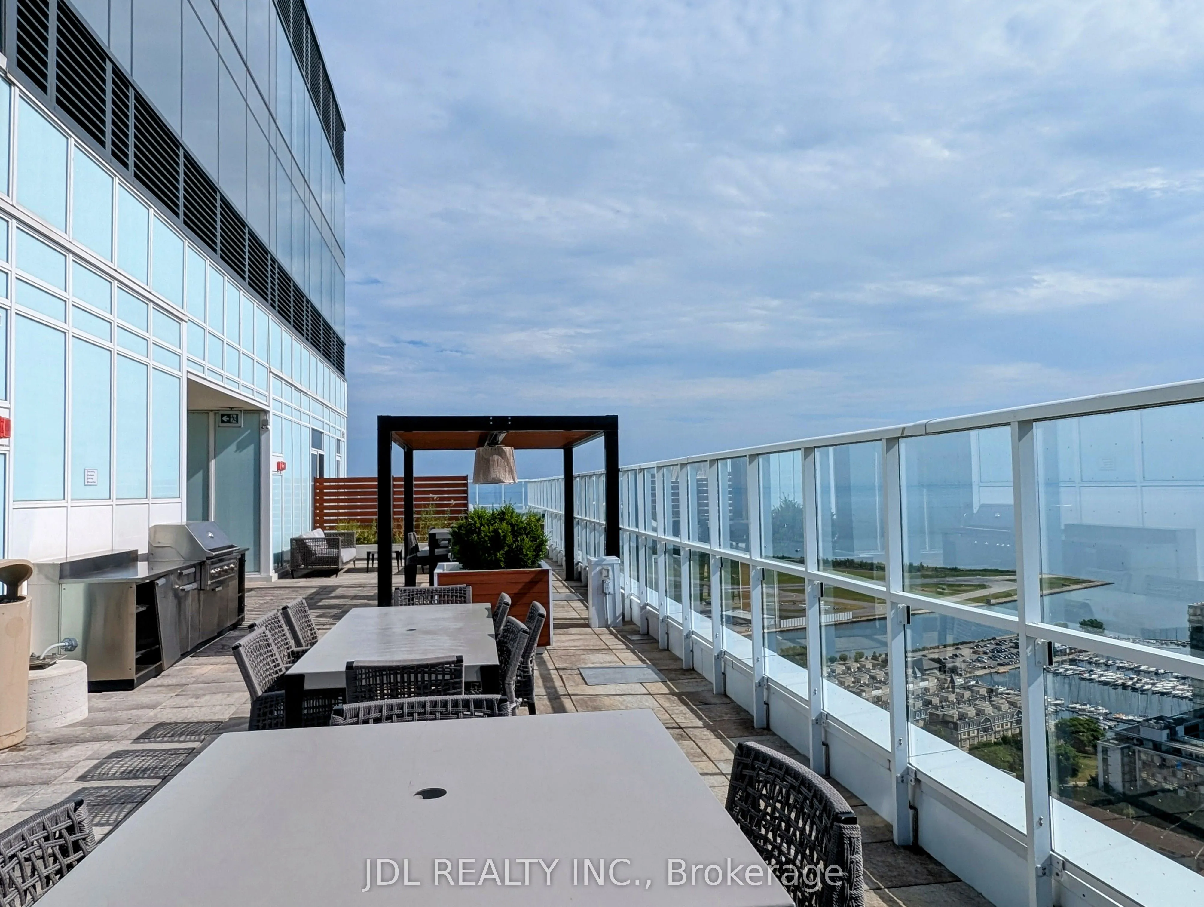 17 Bathurst Street, #1908