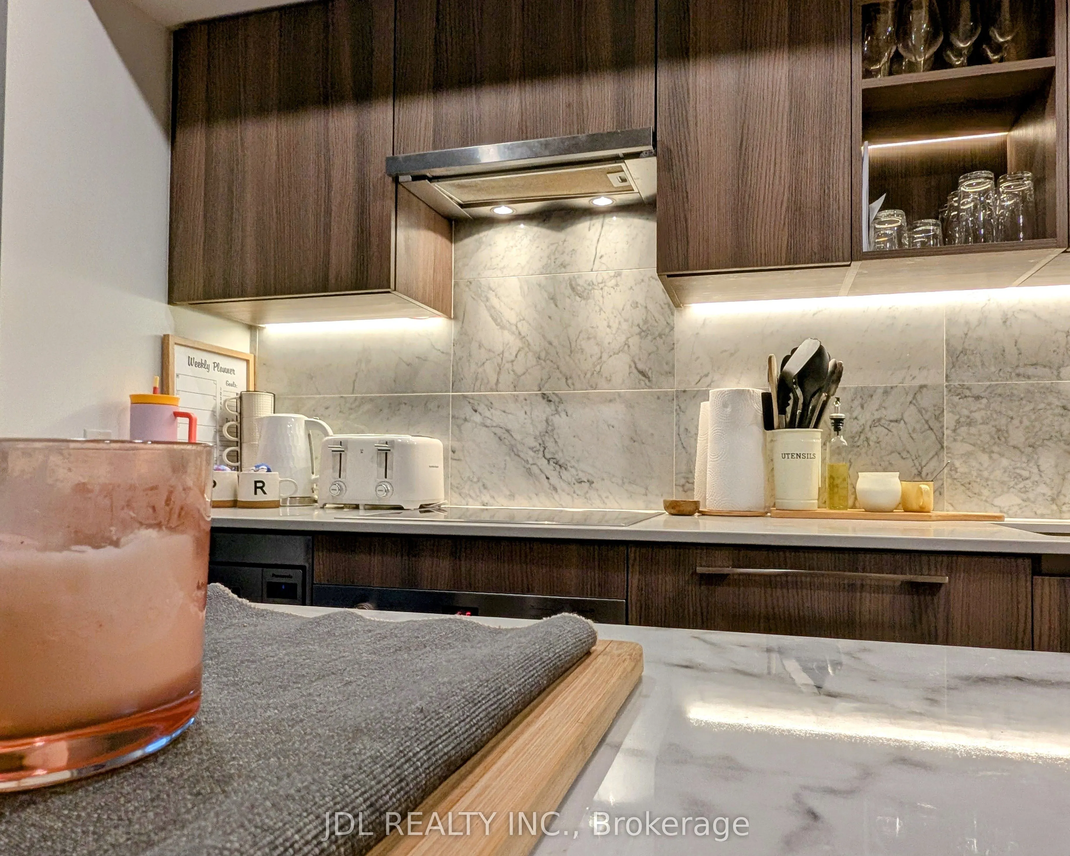17 Bathurst Street, #1908
