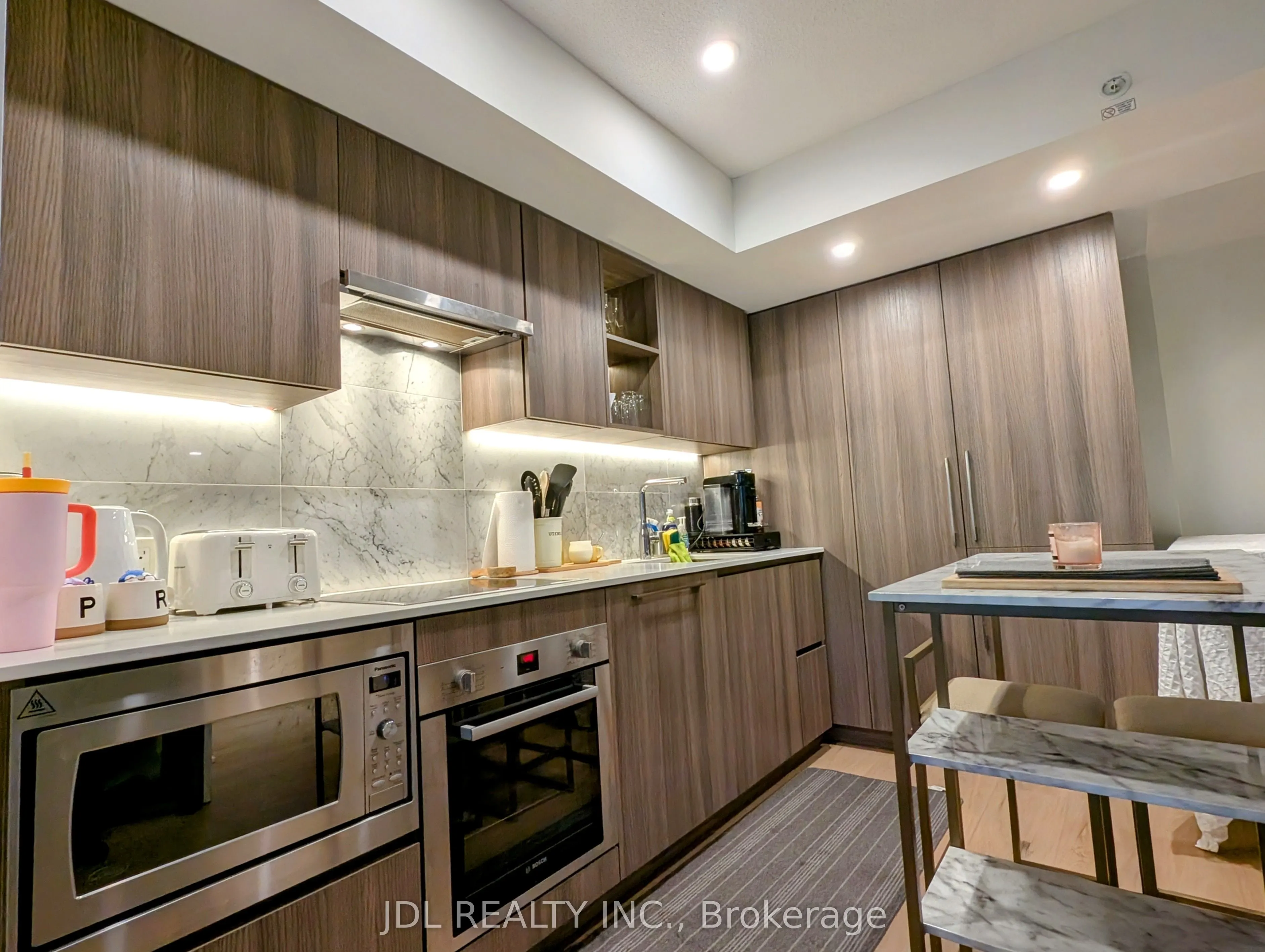 17 Bathurst Street, #1908