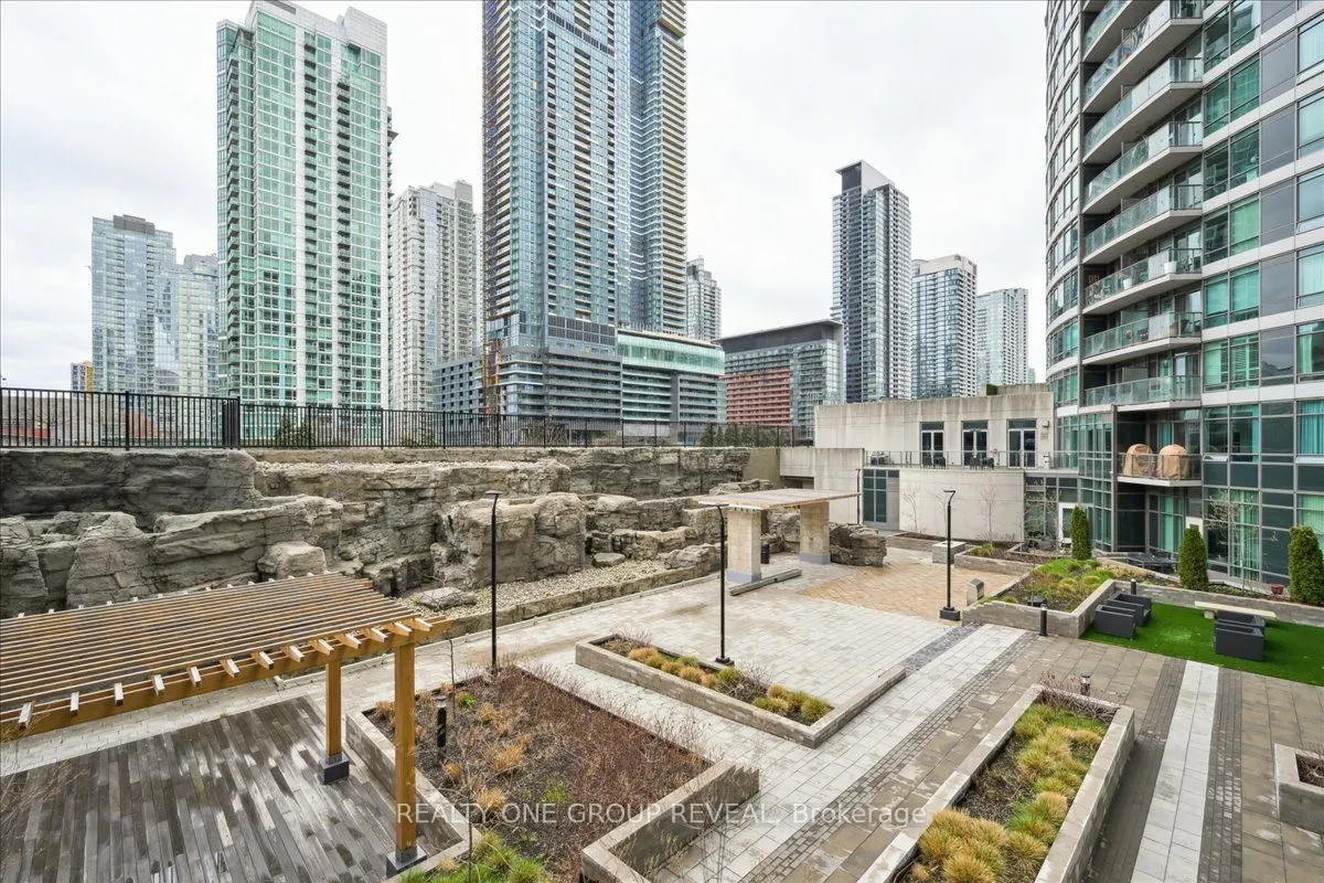 373 Front Street W, #1101