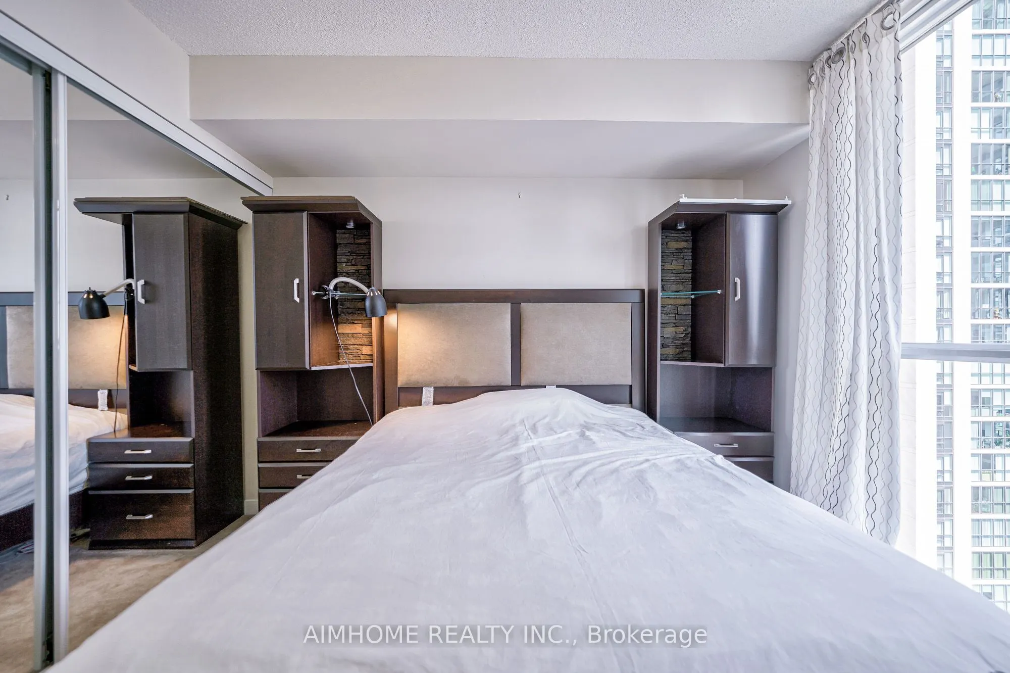 33 Bay Street, #1508