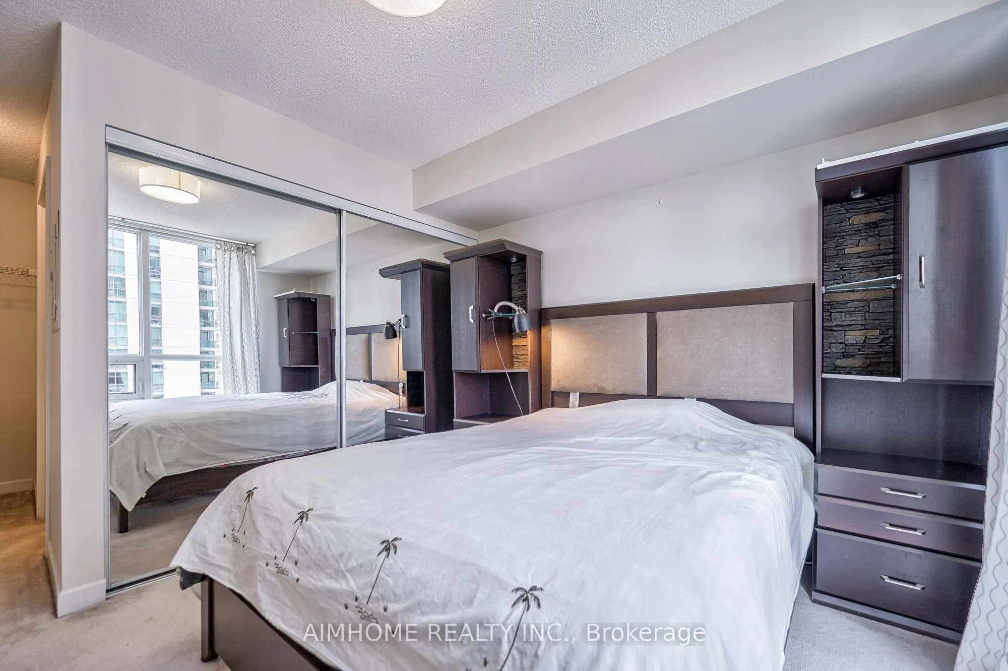 33 Bay Street, #1508